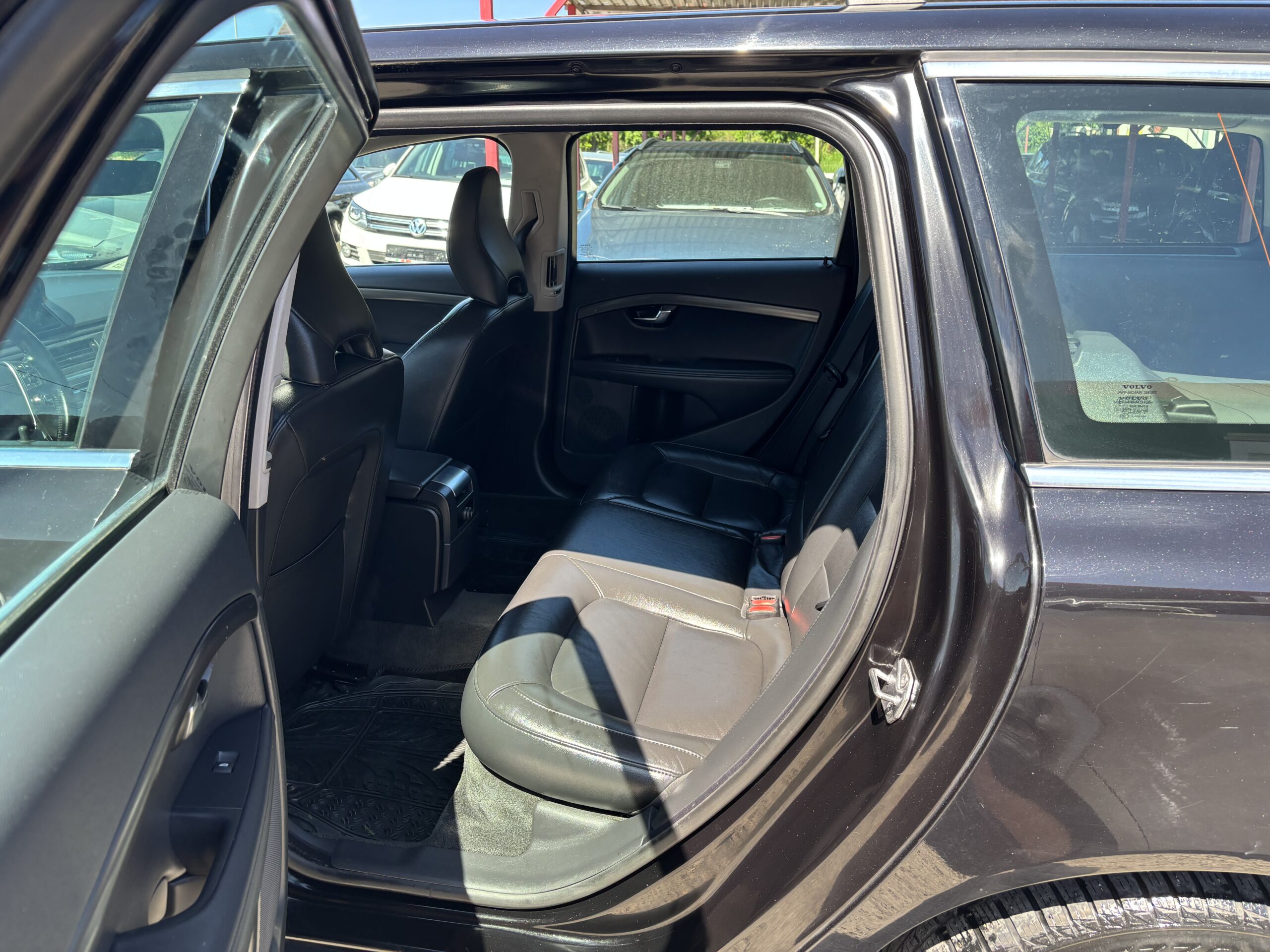 
								Volvo V70 full									