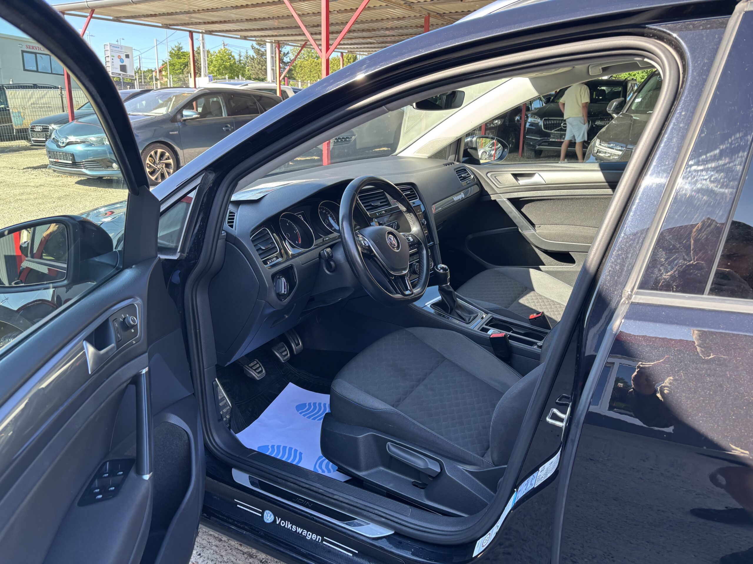 
								Volkswagen Golf 7 full									