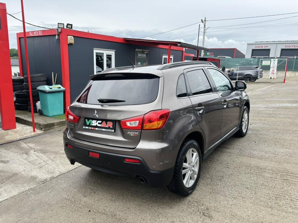 
								Mitsubishi ASX full									