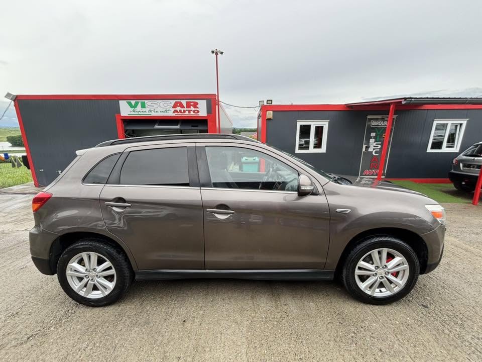 
								Mitsubishi ASX full									