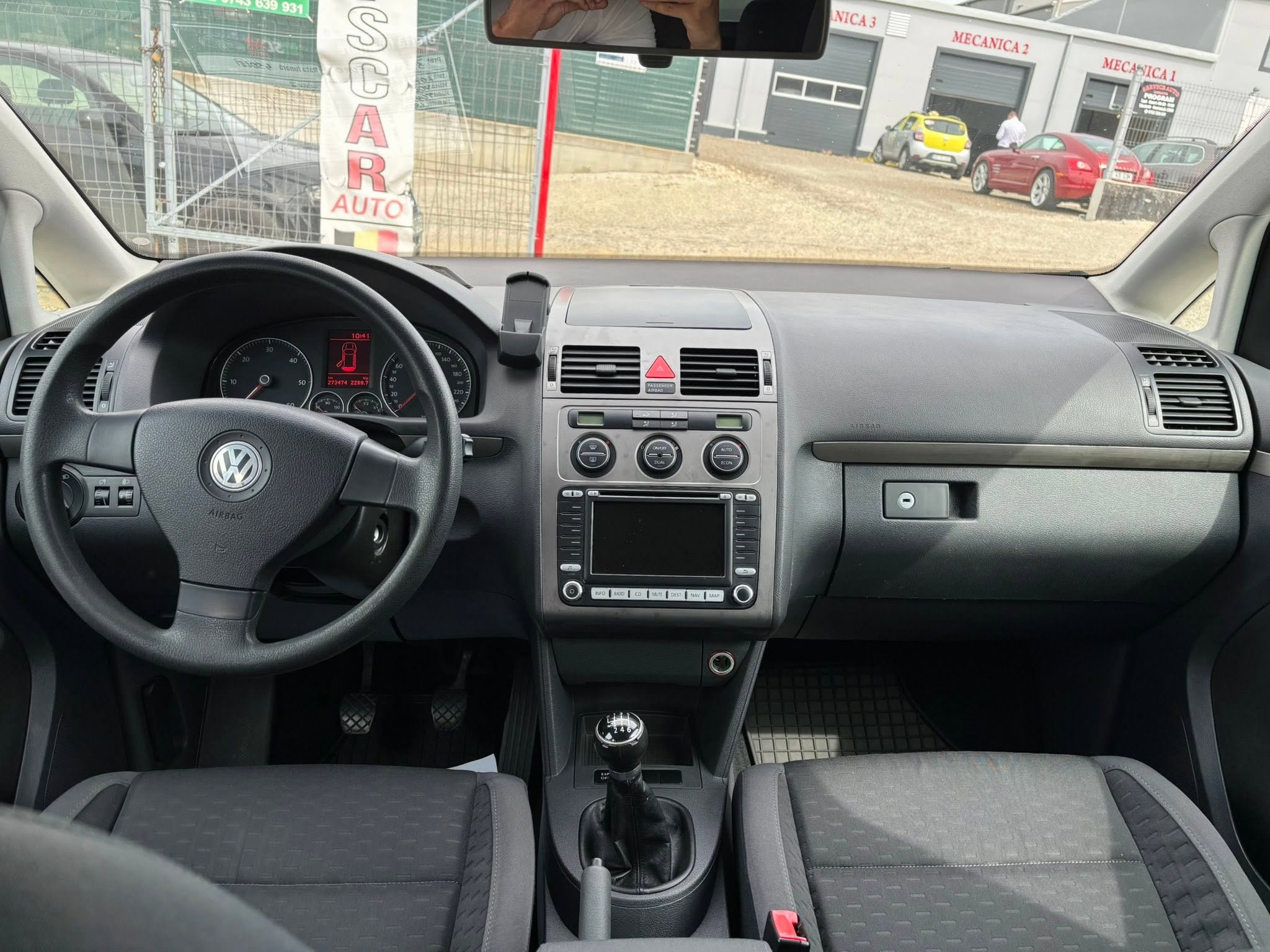 
								Volkswagen Touran full									