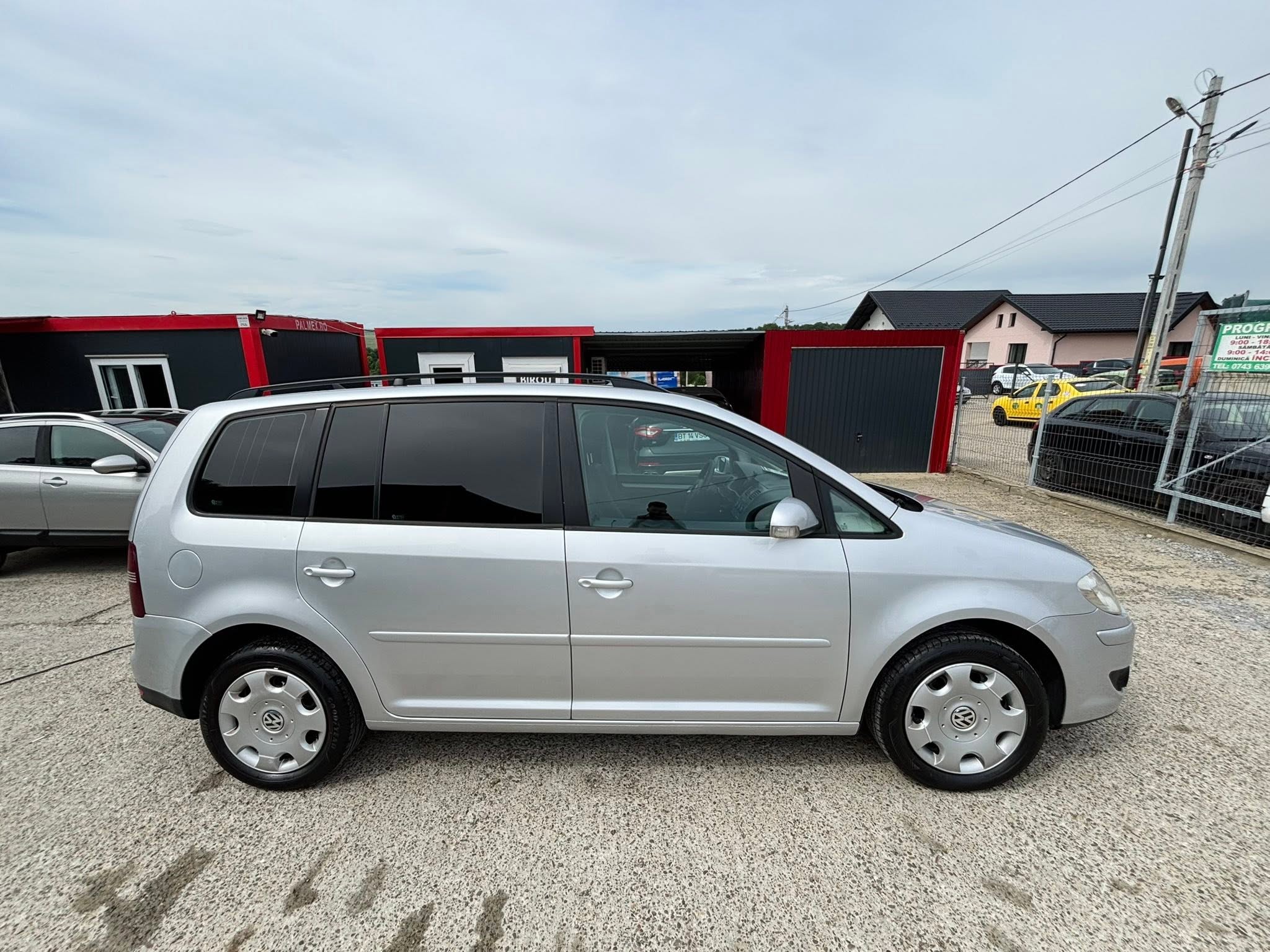 
								Volkswagen Touran full									