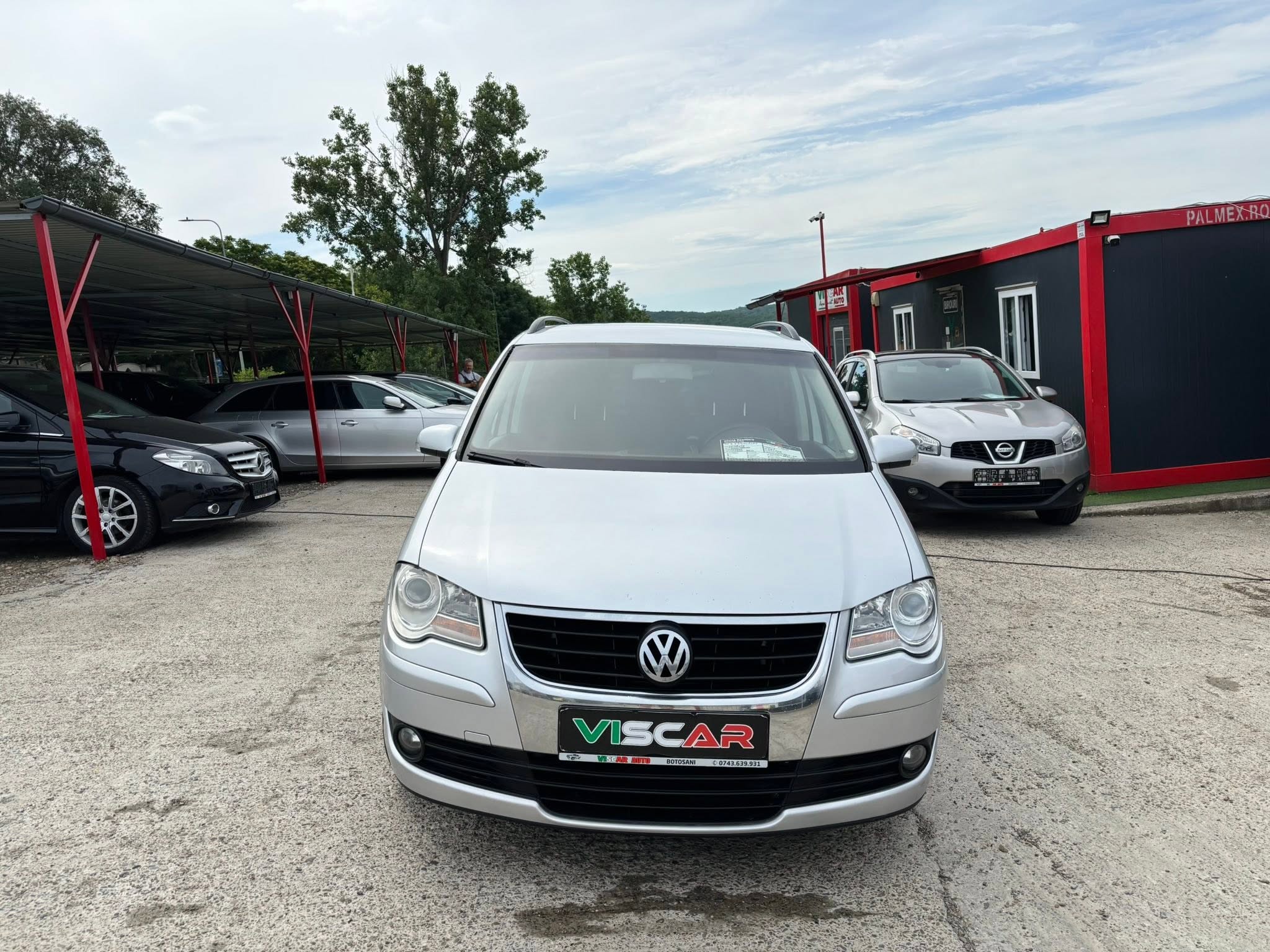 
								Volkswagen Touran full									