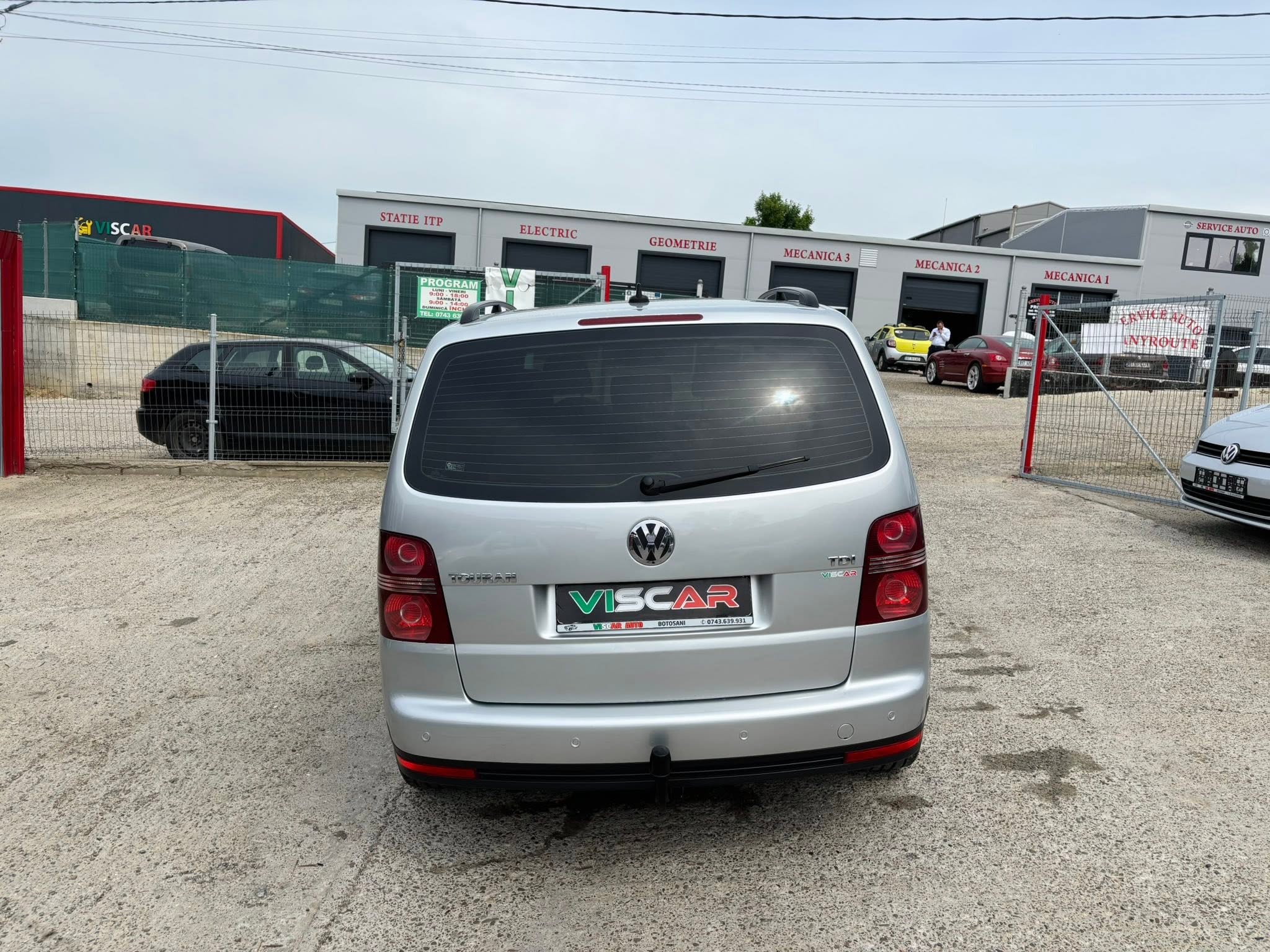 
								Volkswagen Touran full									