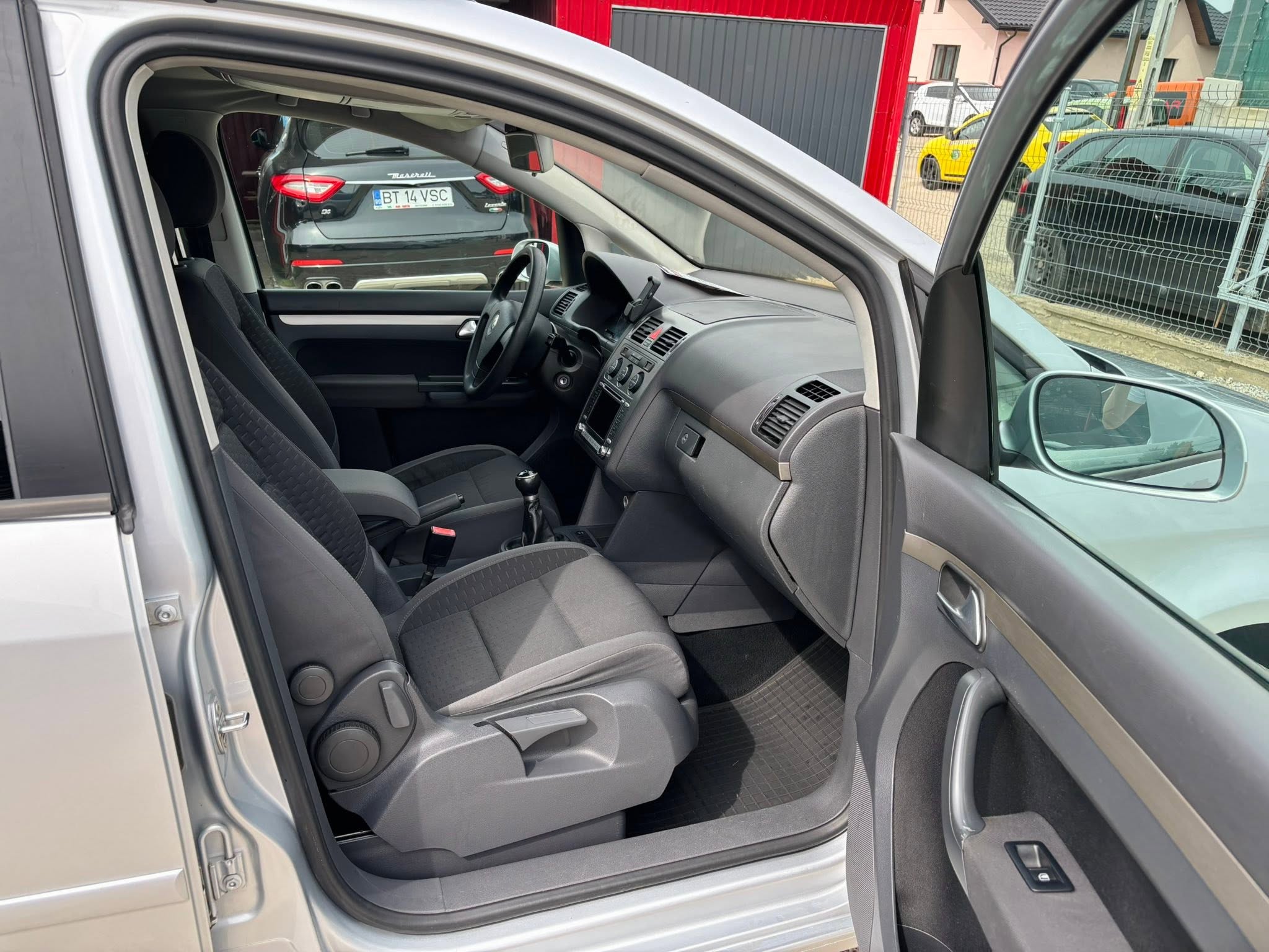 
								Volkswagen Touran full									
