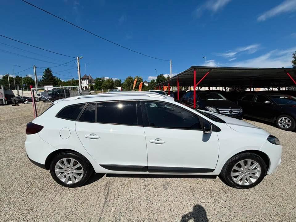 
								Renault Megane full									