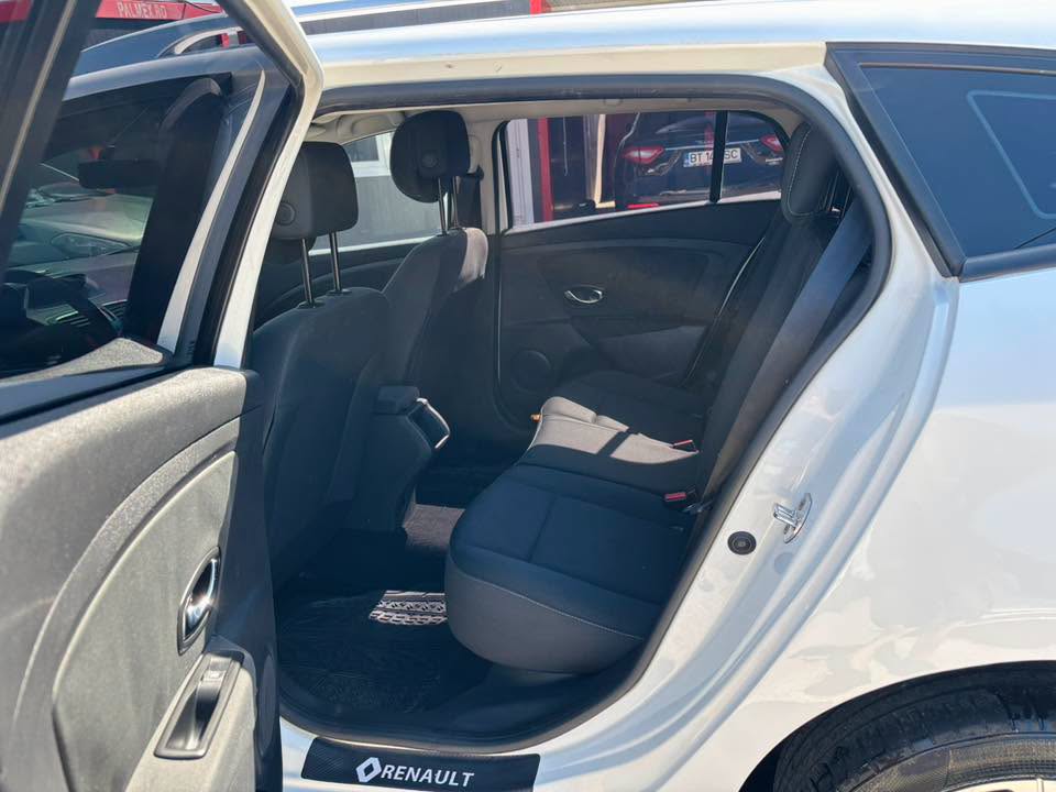 
								Renault Megane full									
