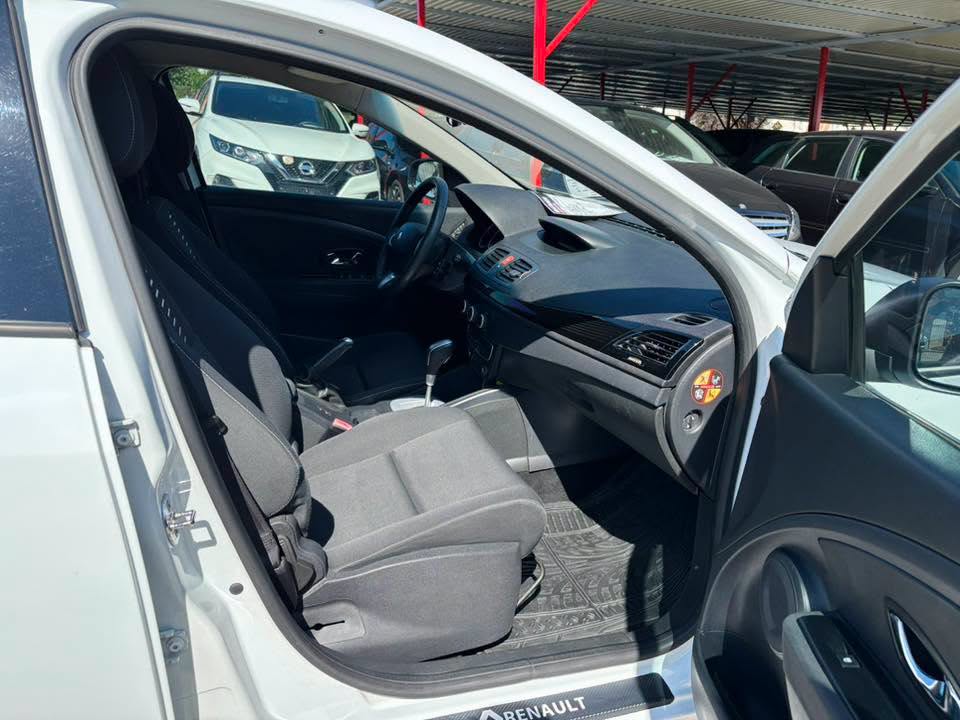 
								Renault Megane full									