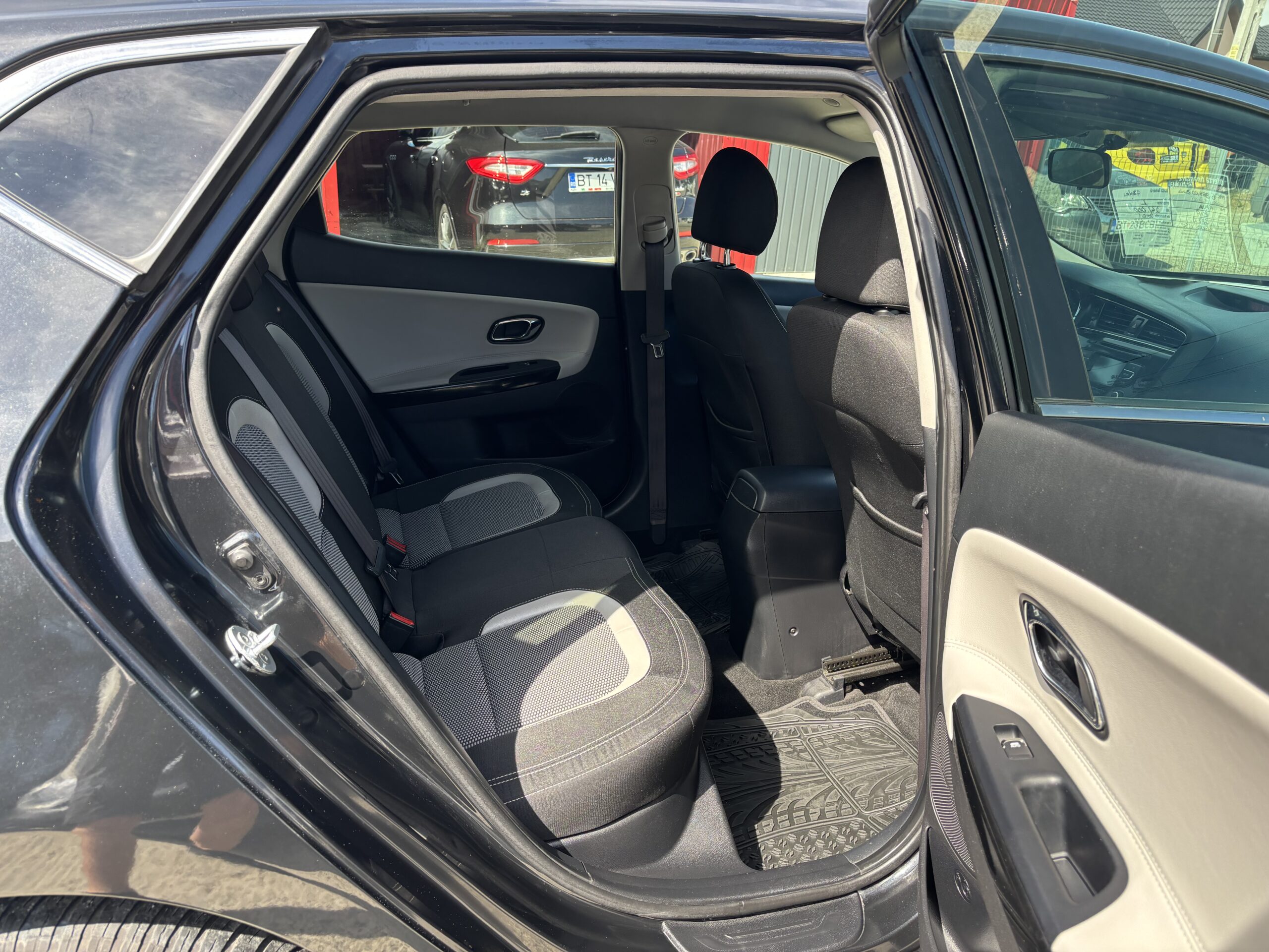 
								Kia Cee’d full									
