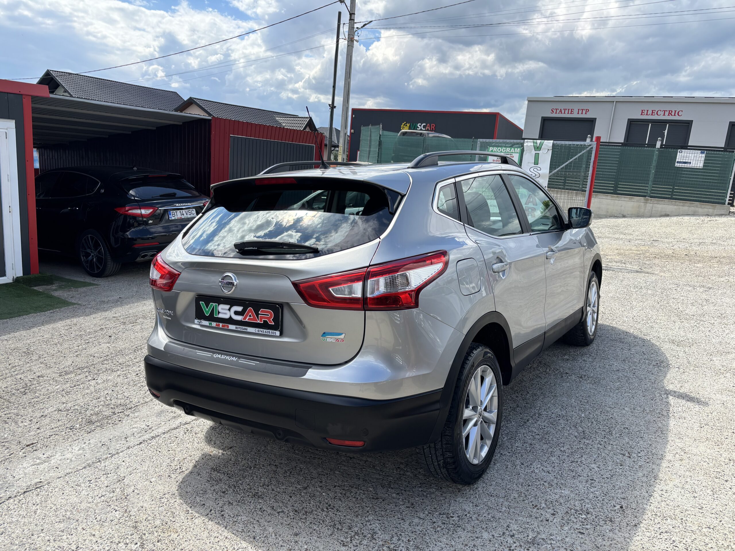 
								Nissan Qashqai full									