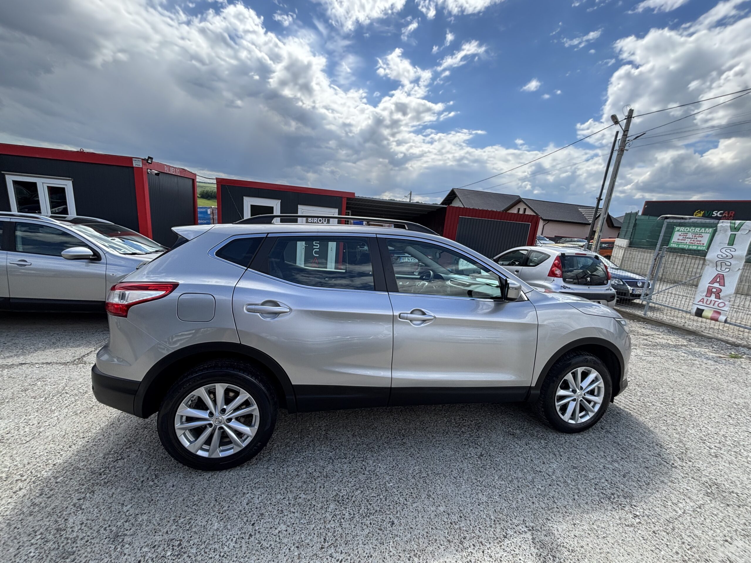 
								Nissan Qashqai full									