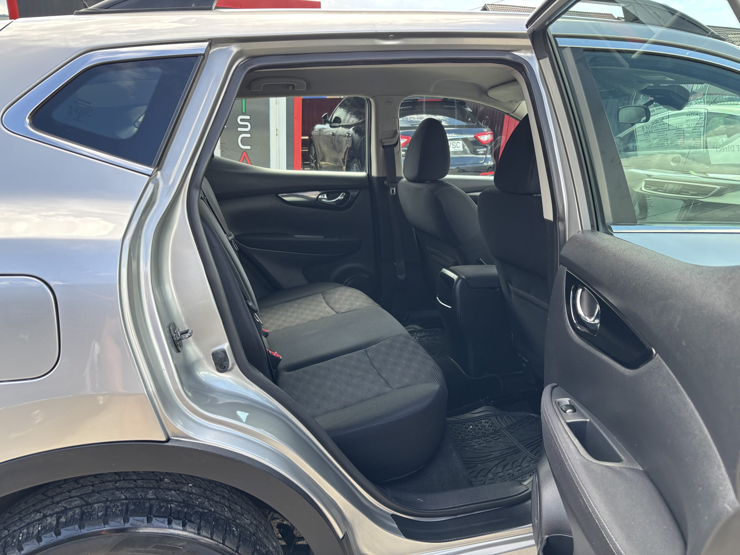 
								Nissan Qashqai full									