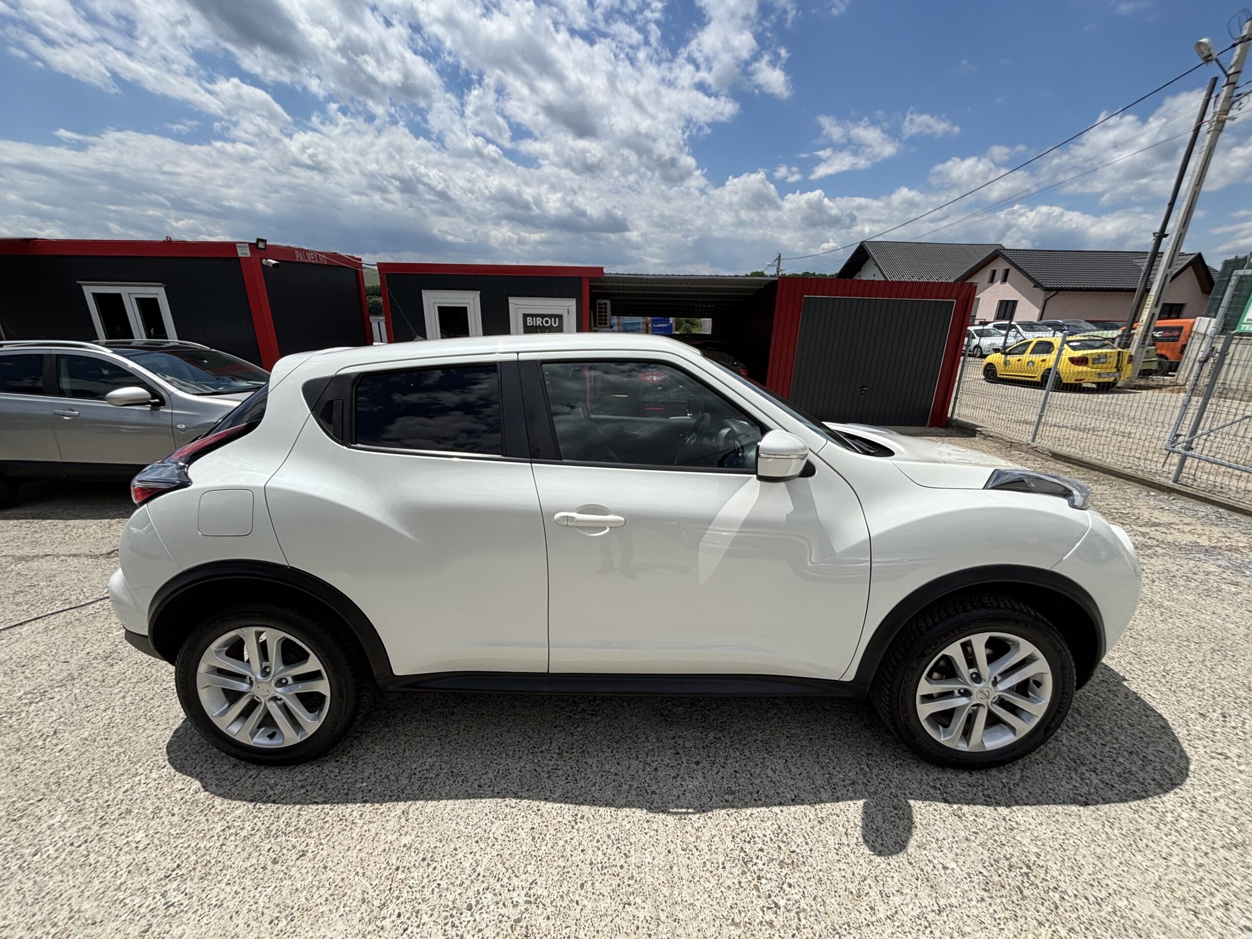 
								Nissan Juke full									