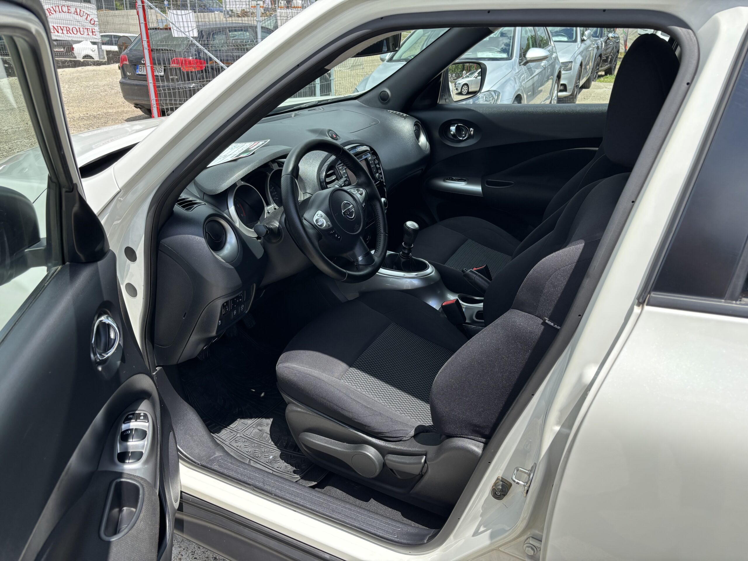 
								Nissan Juke full									