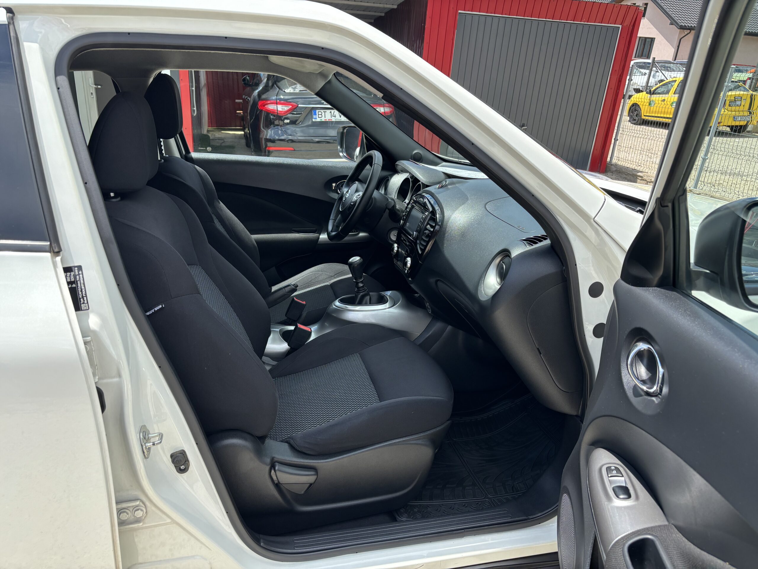 
								Nissan Juke full									