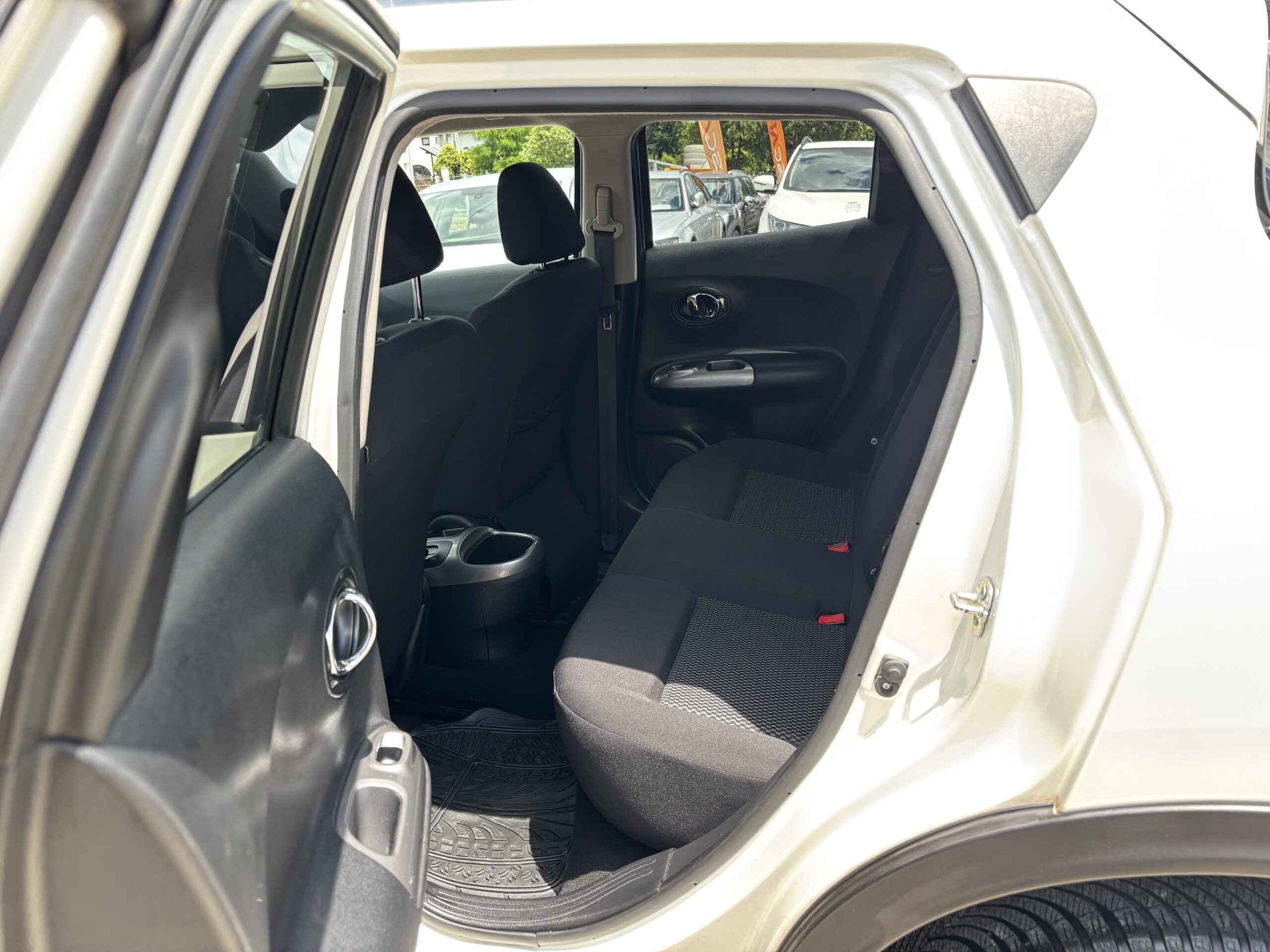 
								Nissan Juke full									
