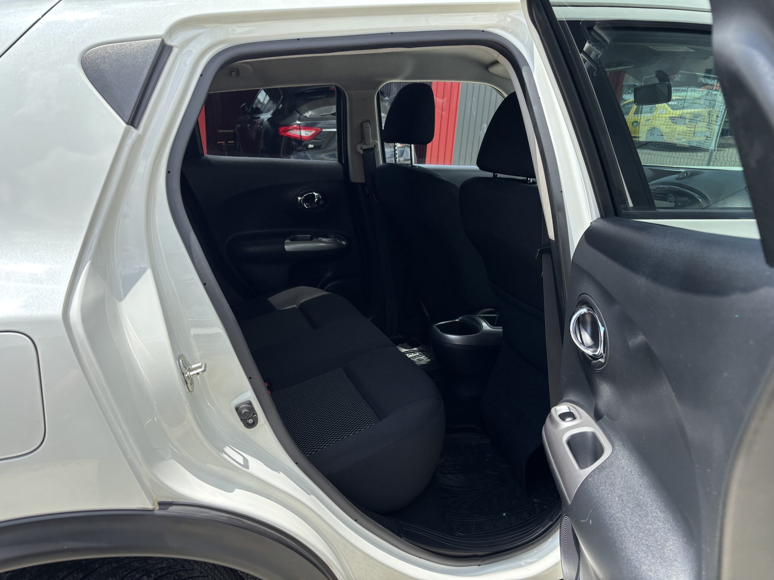 
								Nissan Juke full									