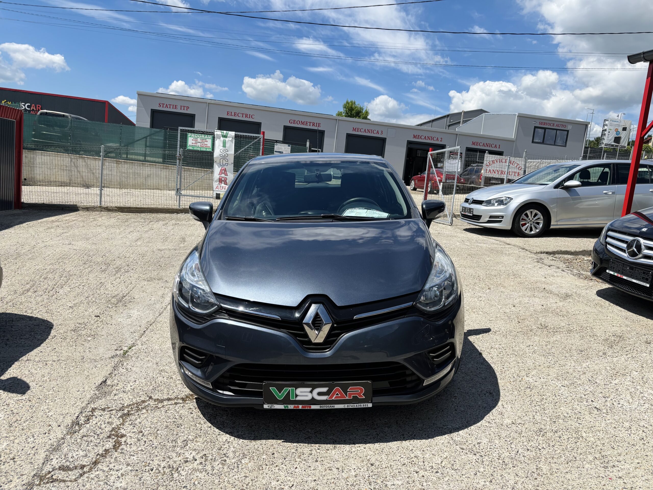 
								Renault Clio full									