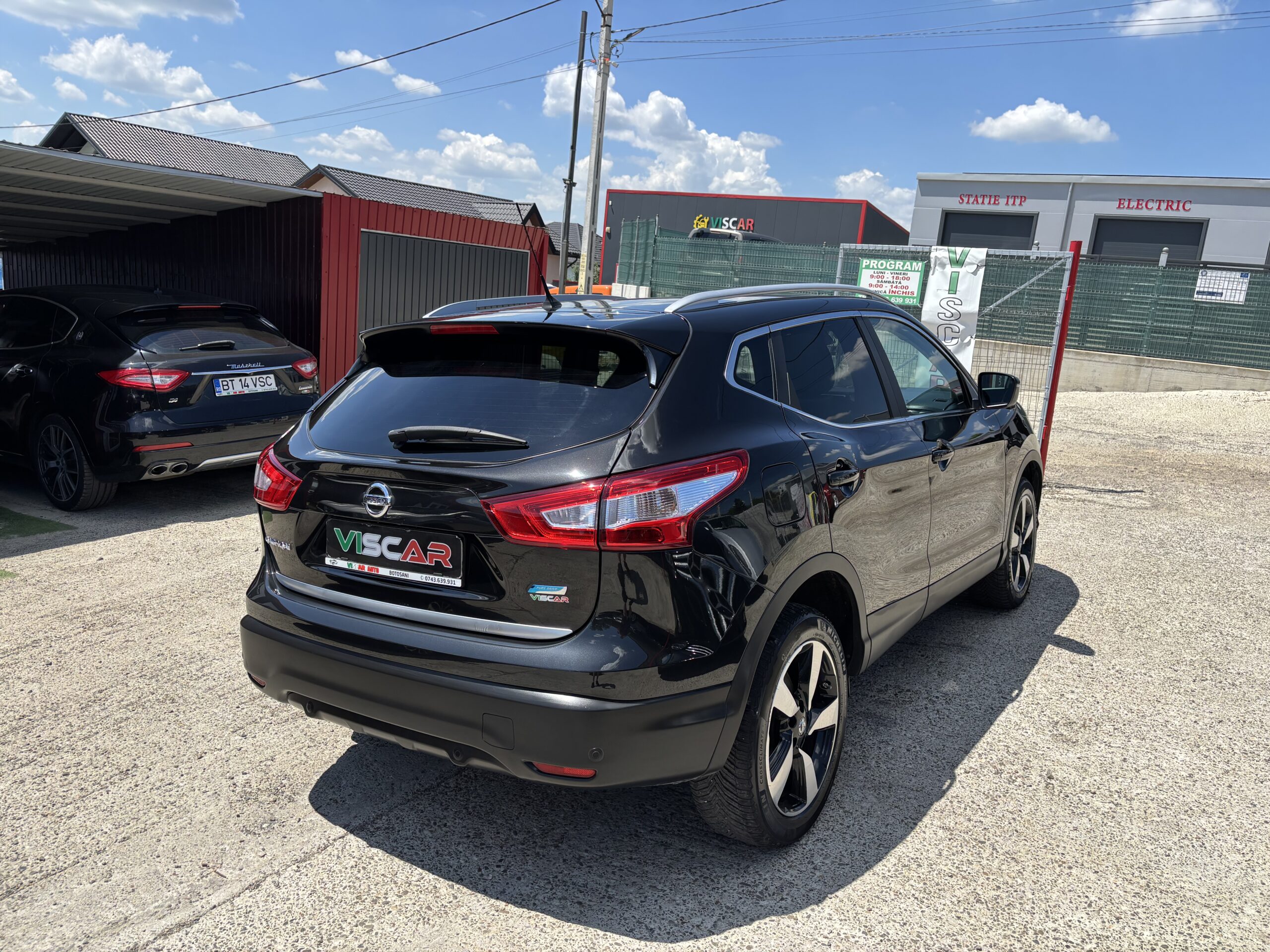 
								Nissan Qashqai full									