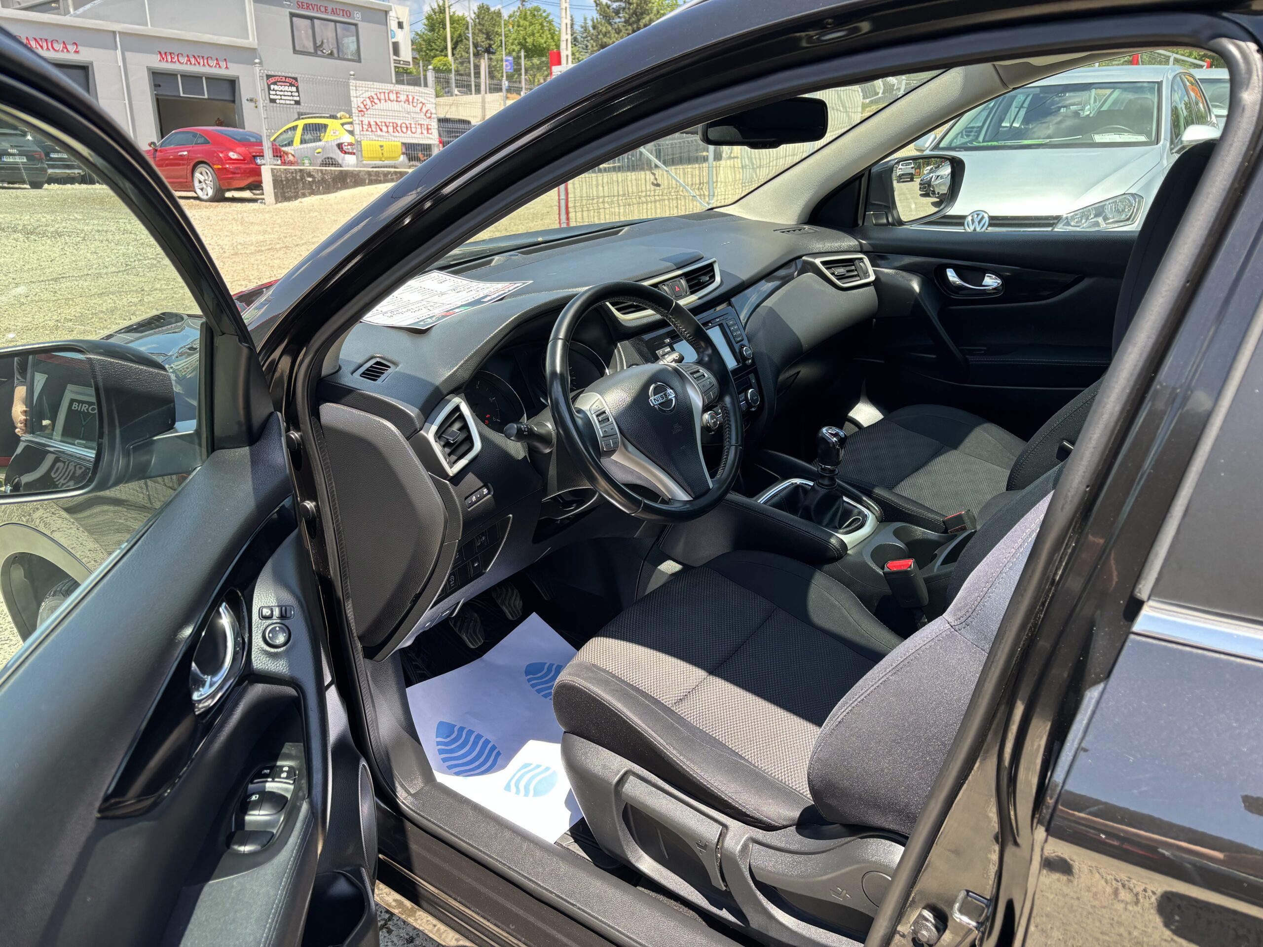 
								Nissan Qashqai full									