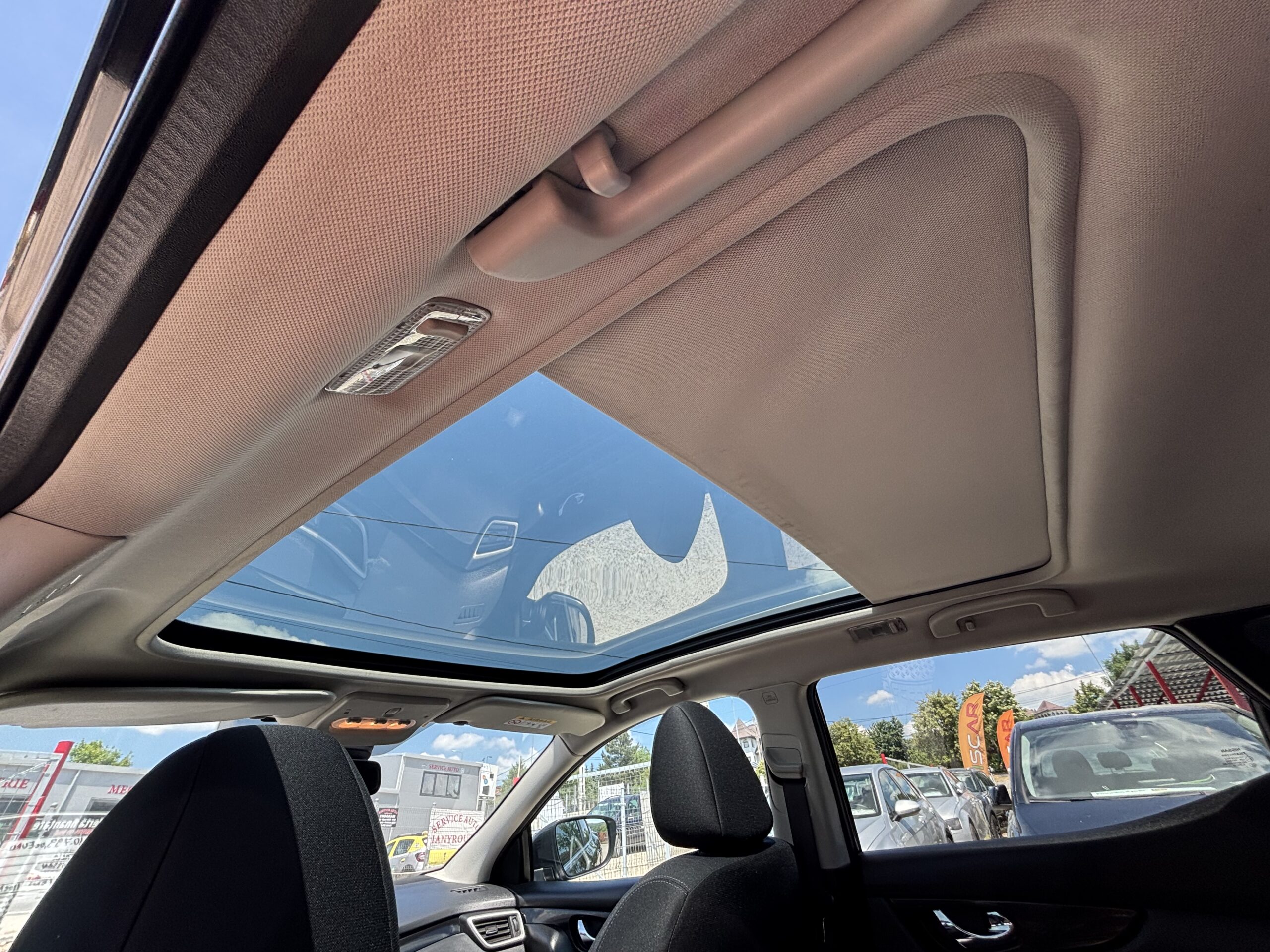
								Nissan Qashqai full									