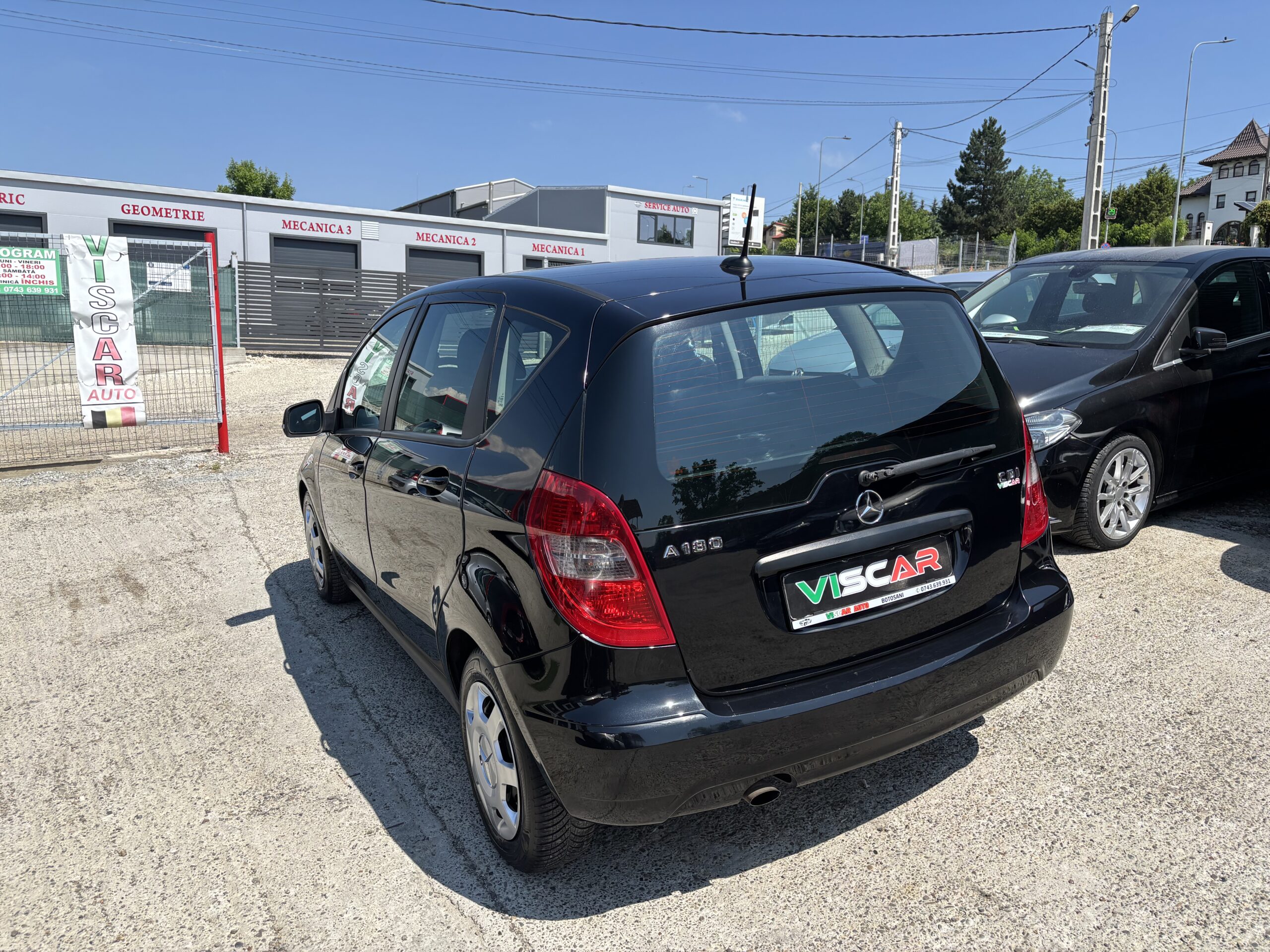 
								Mercedes-A180 full									