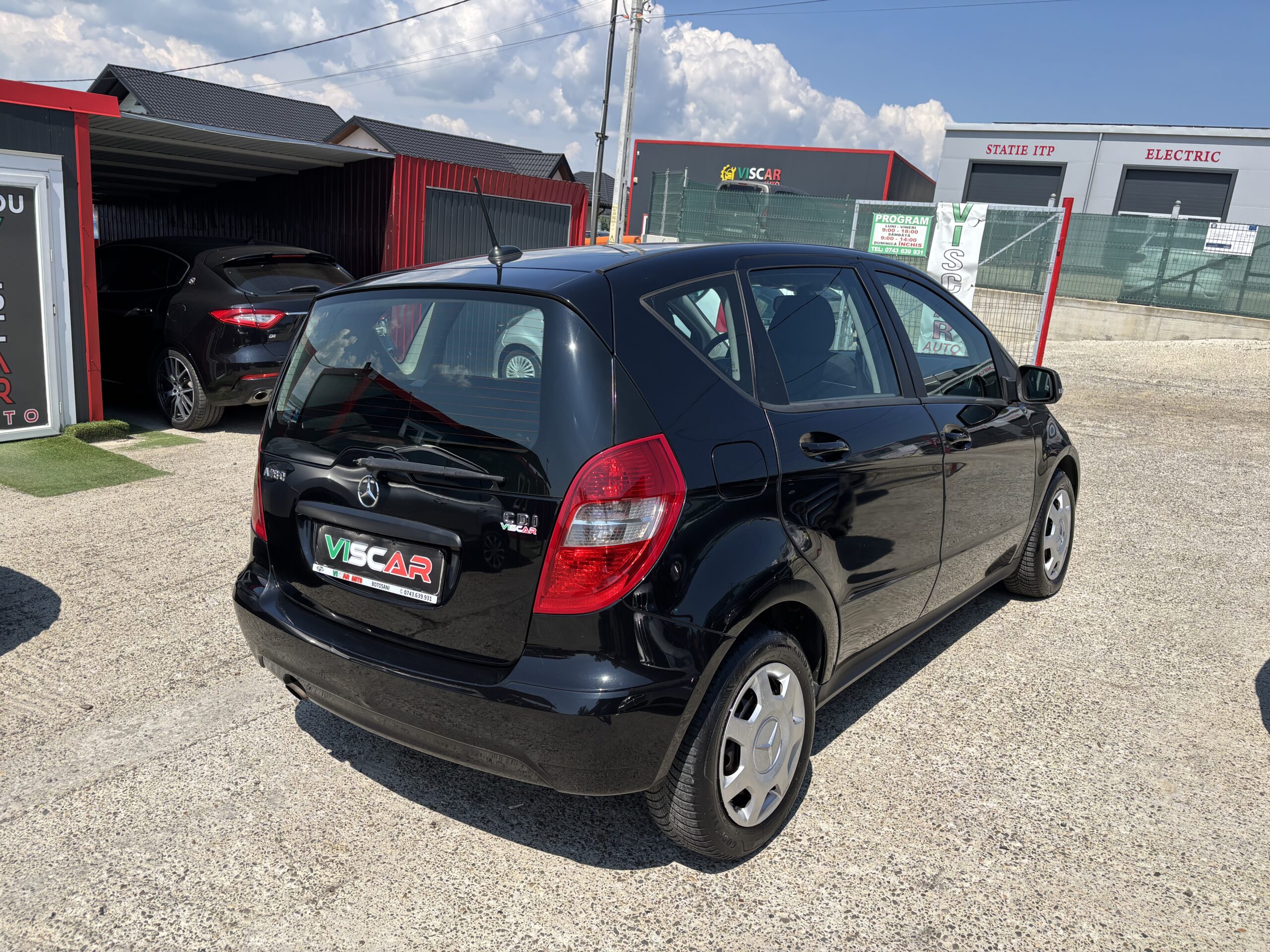 
								Mercedes-A180 full									