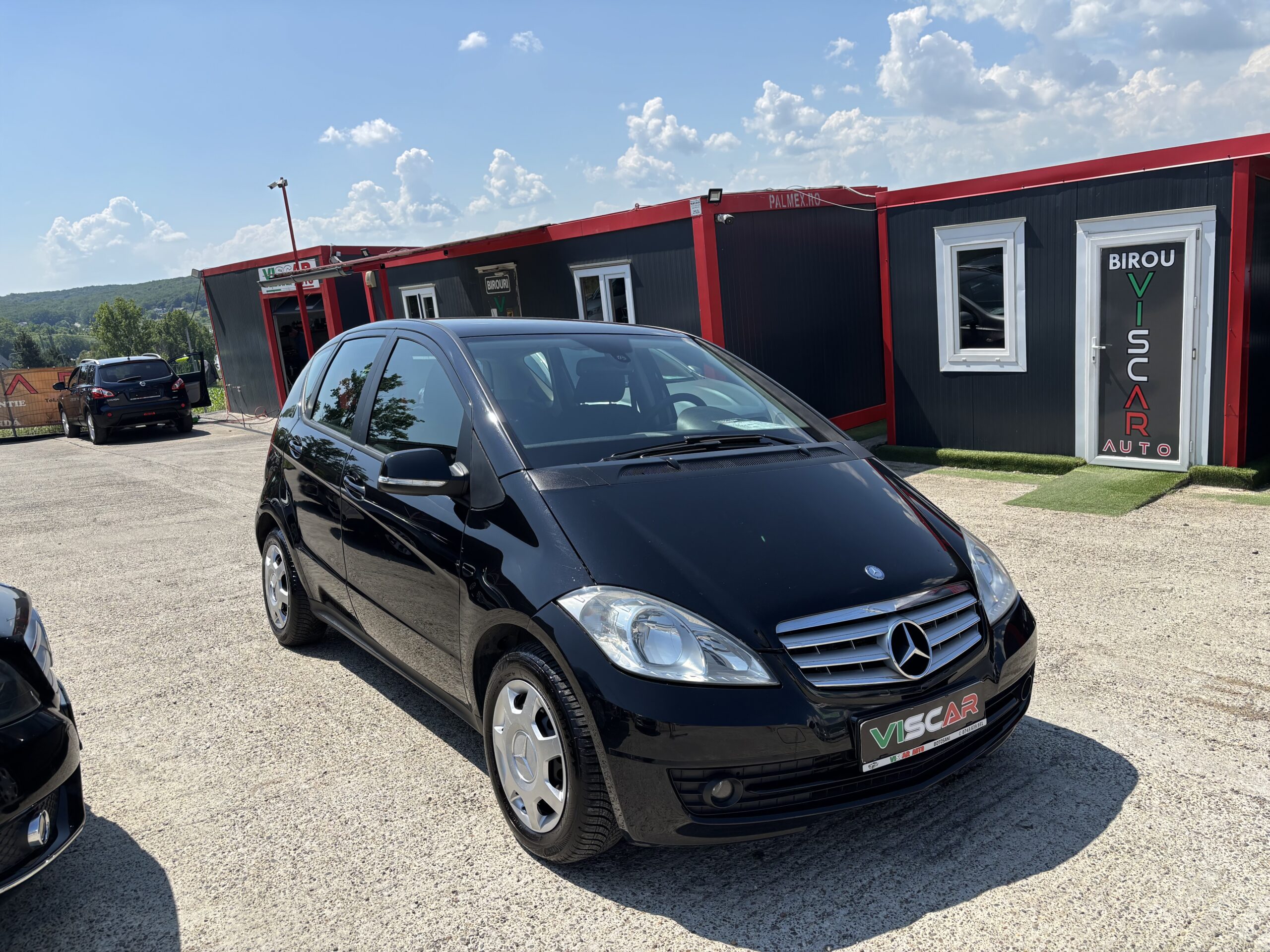 
								Mercedes-A180 full									