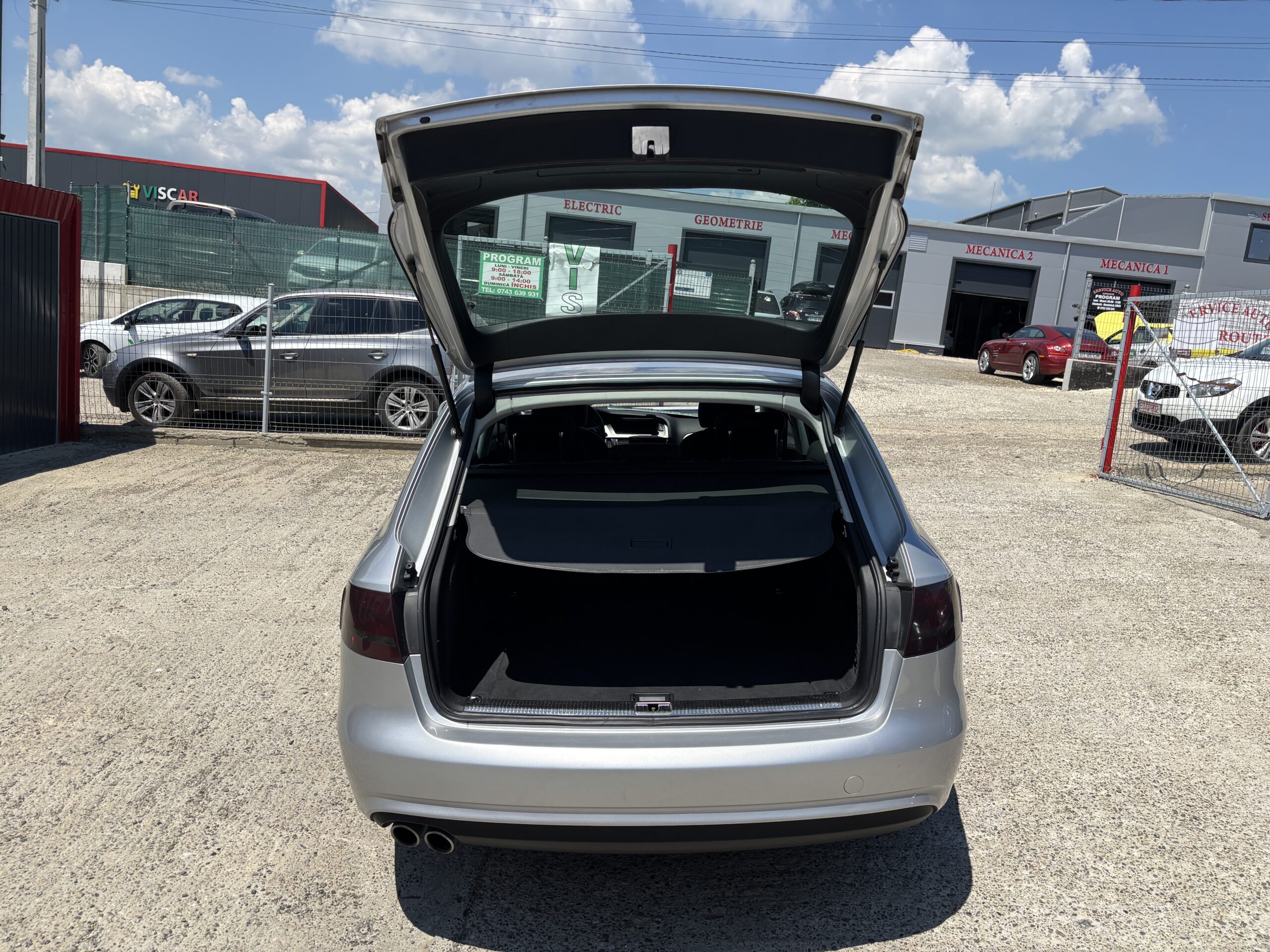 
								Audi A4 full									