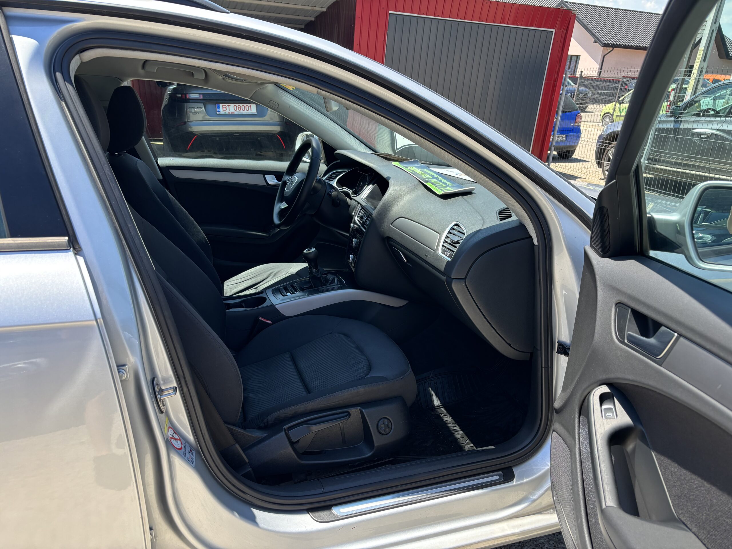 
								Audi A4 full									