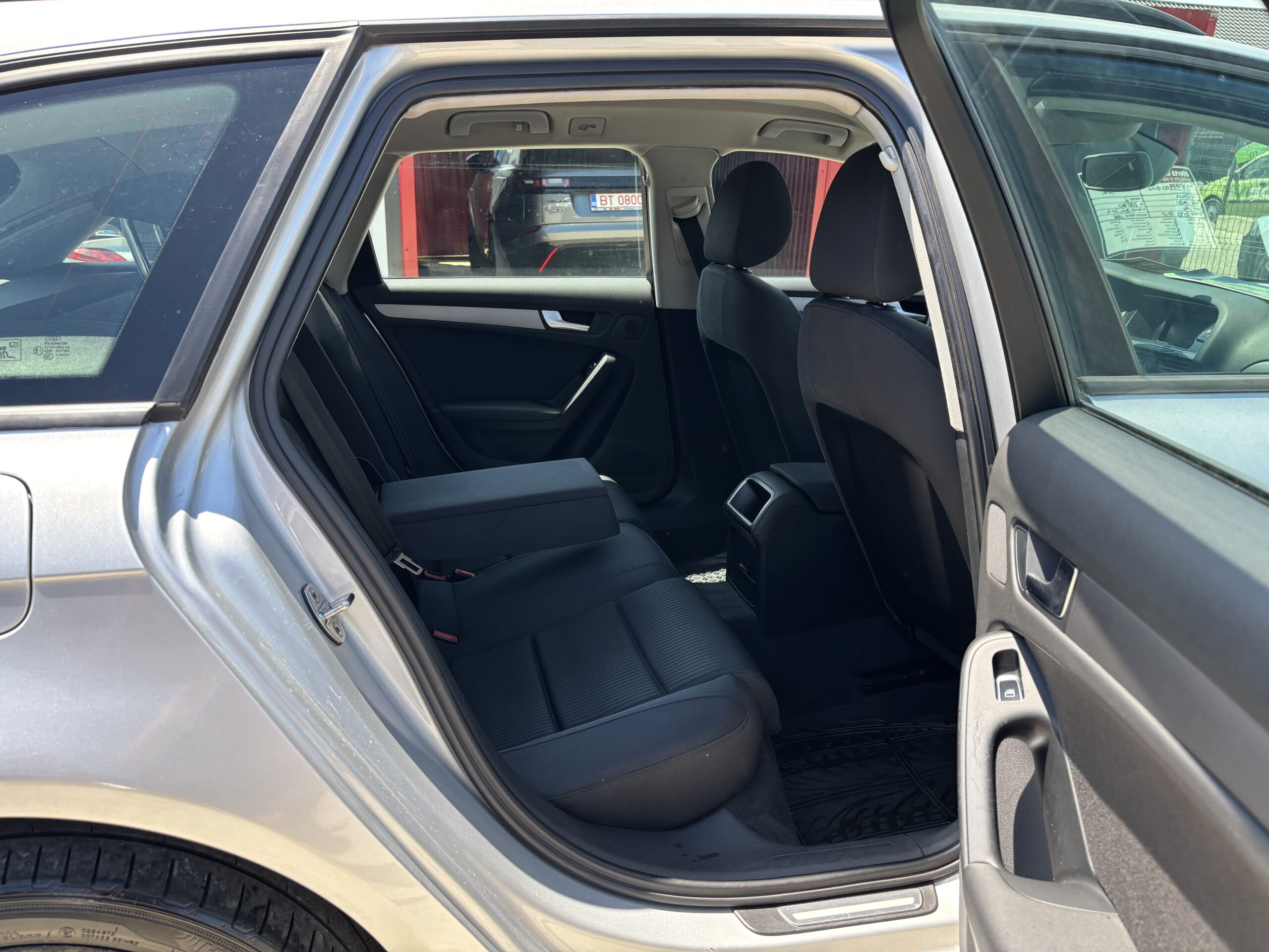 
								Audi A4 full									