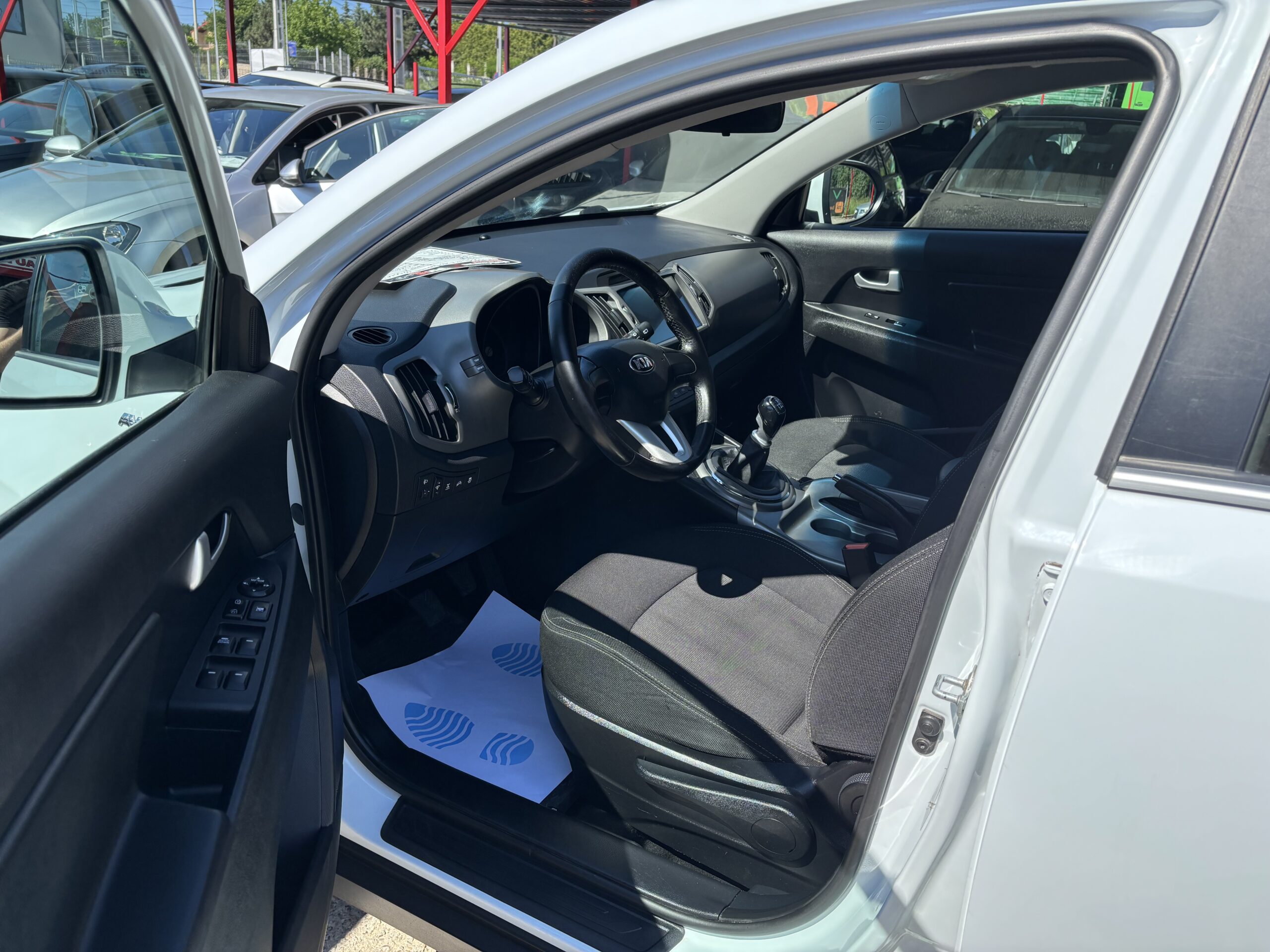 
								Kia Sportage full									