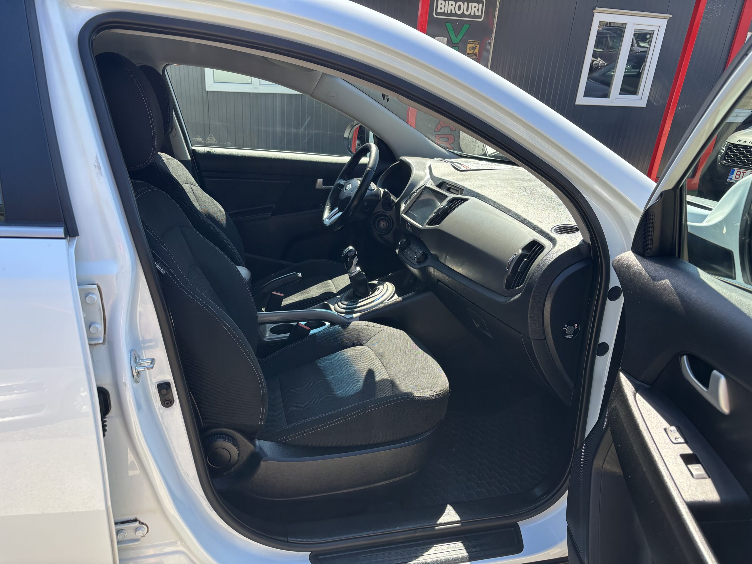 
								Kia Sportage full									