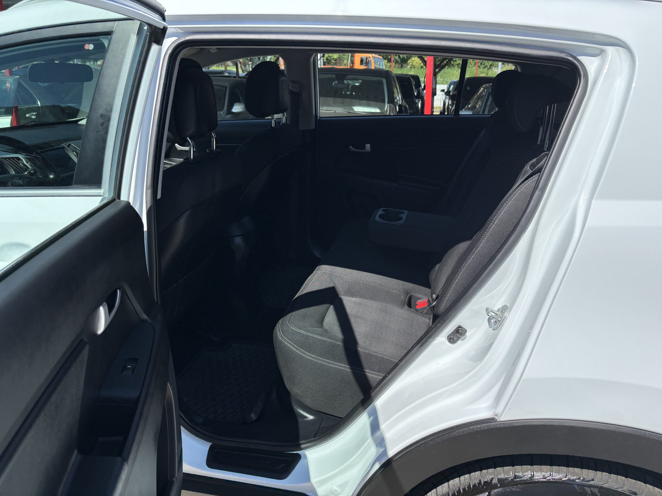 
								Kia Sportage full									