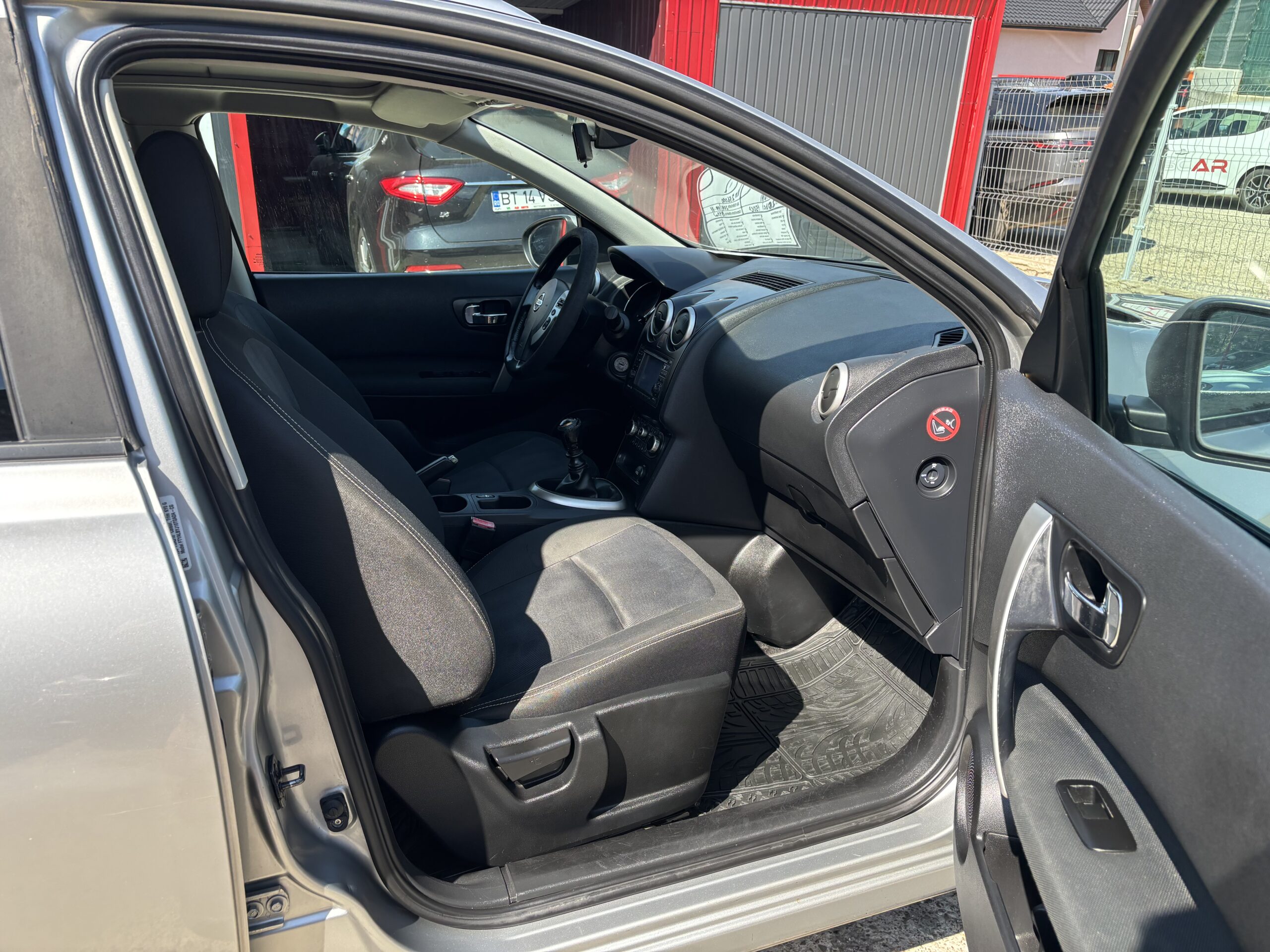 
								Nissan Qashqai full									