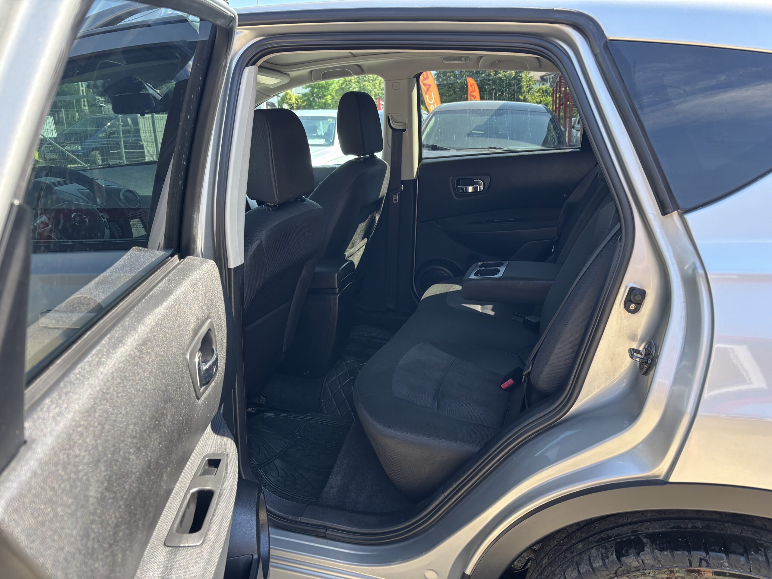 
								Nissan Qashqai full									