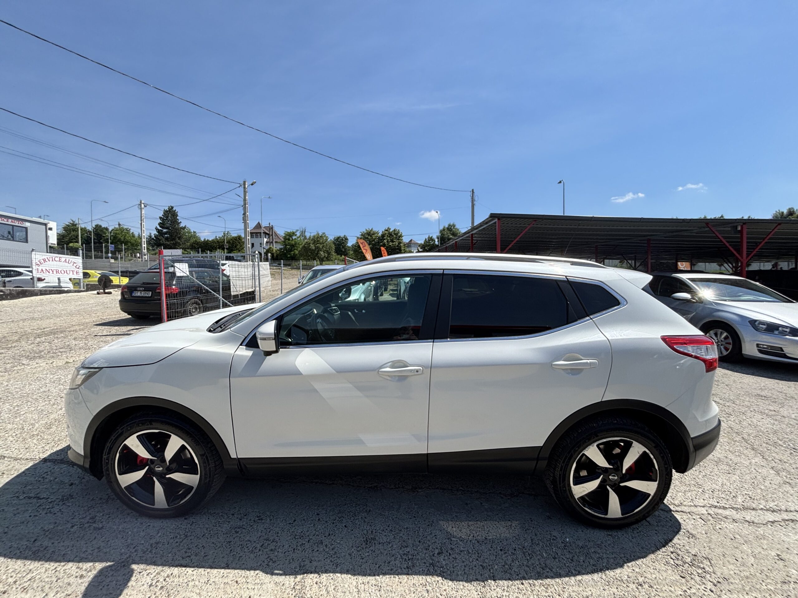 
								Nissan Qashqai full									