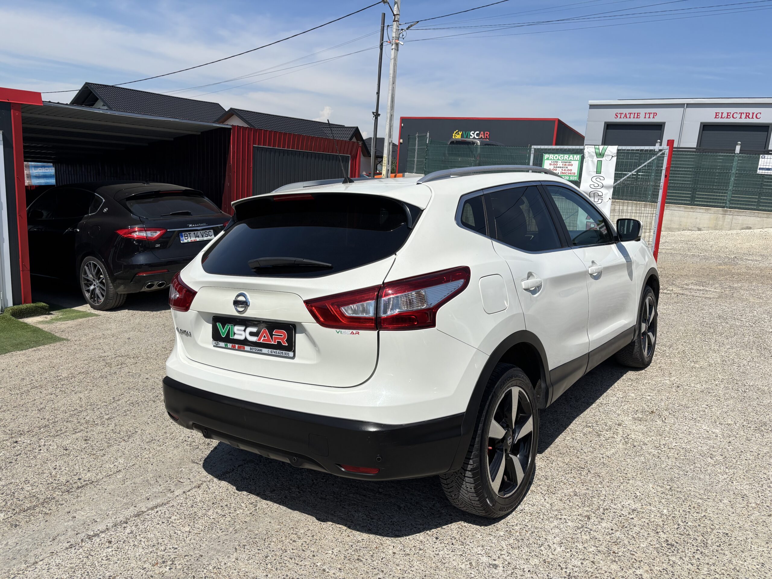 
								Nissan Qashqai full									