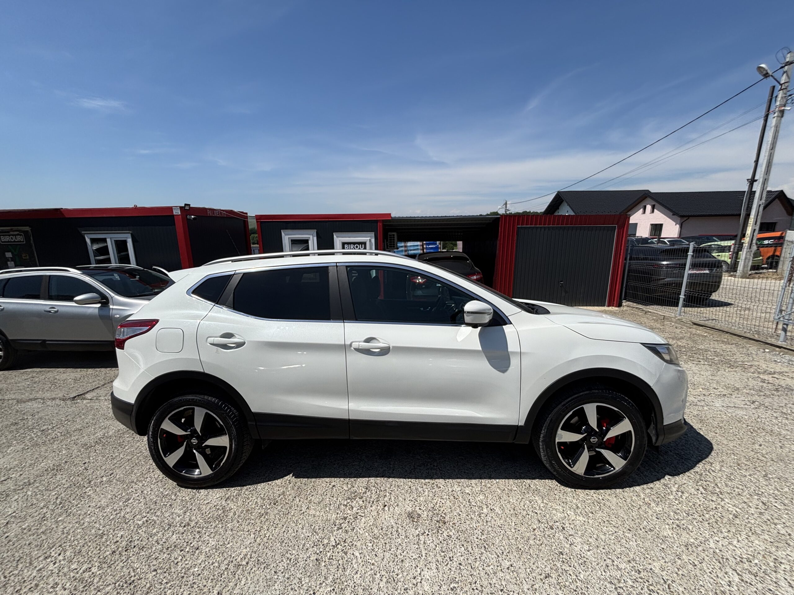
								Nissan Qashqai full									