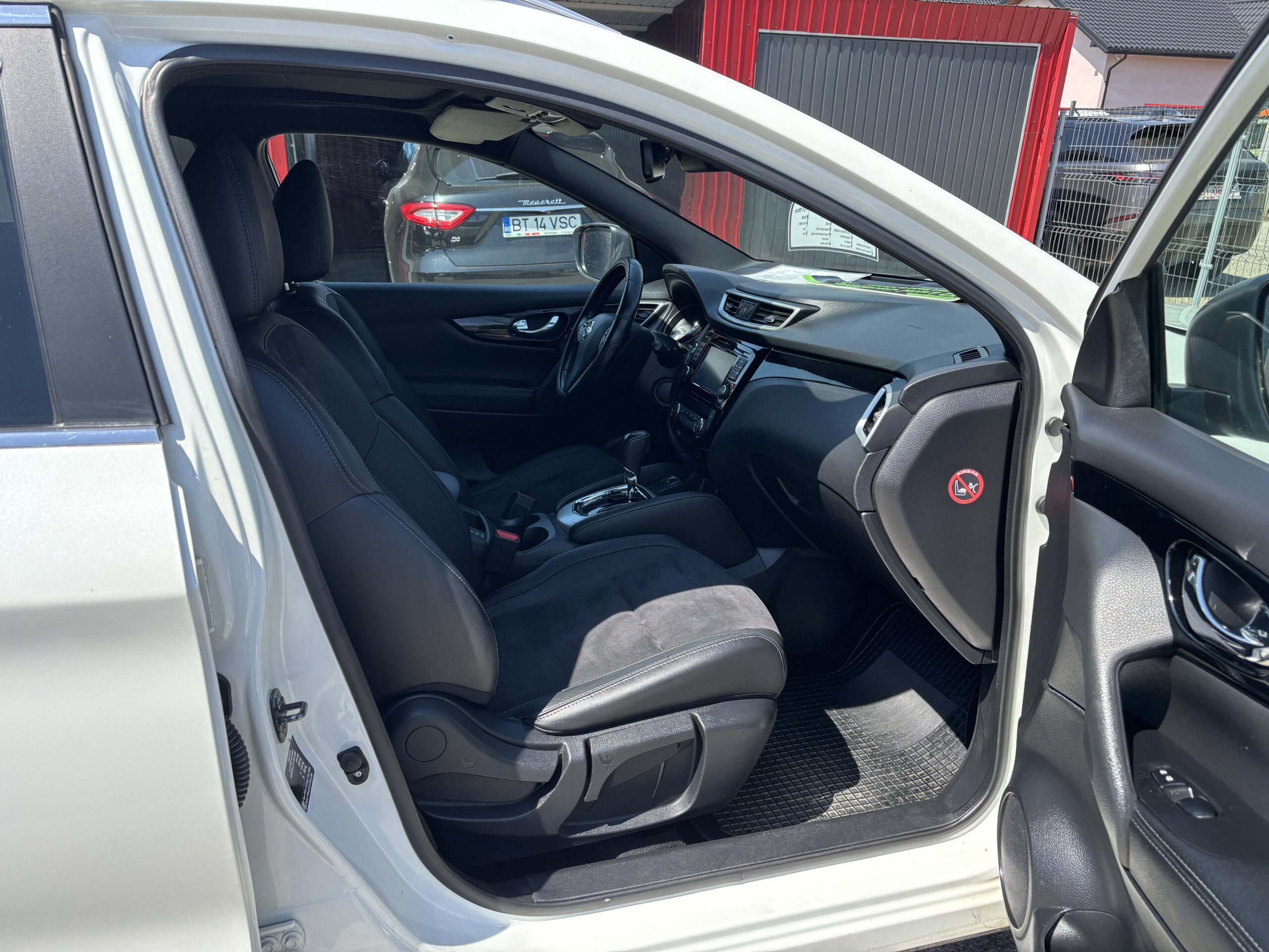 
								Nissan Qashqai full									