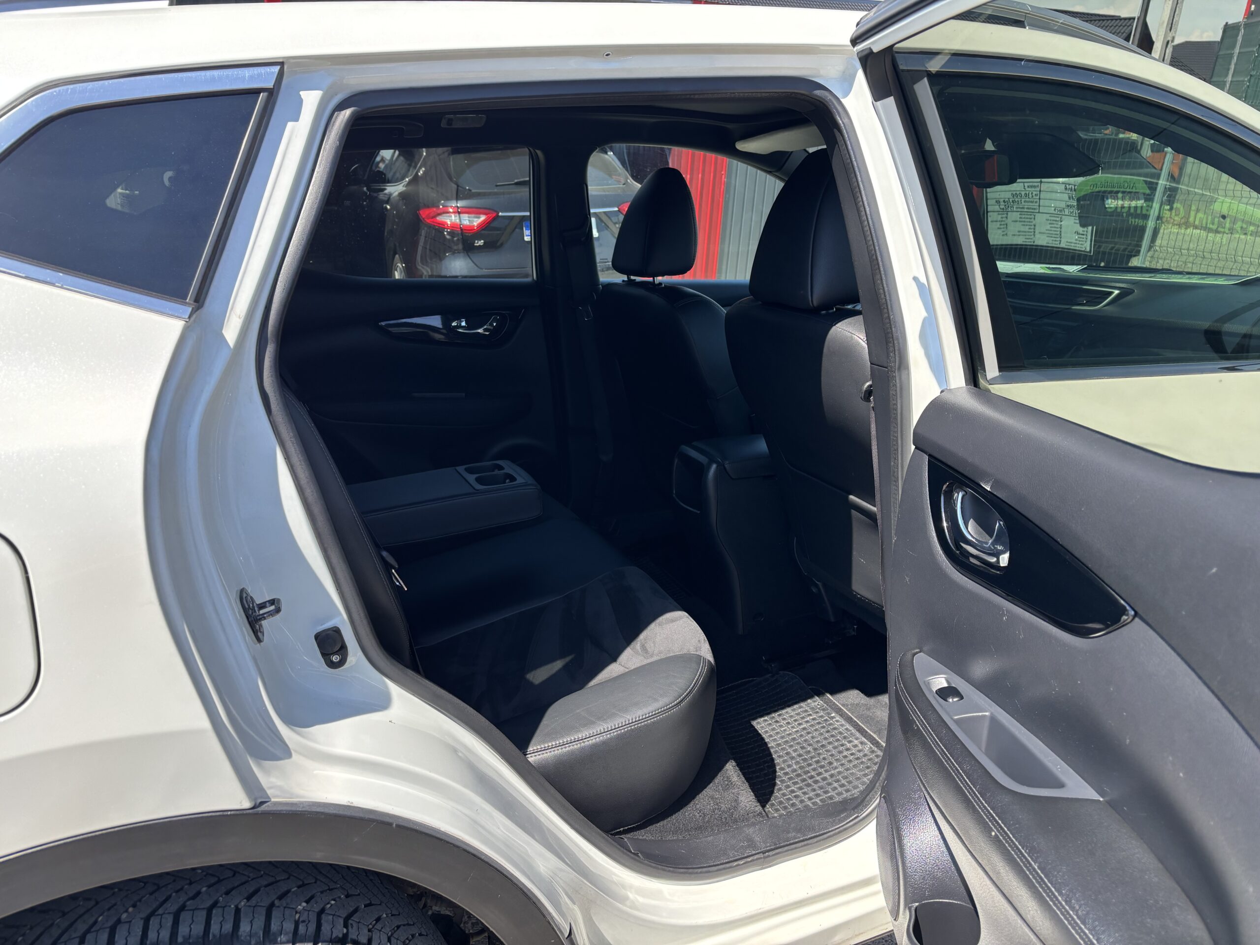 
								Nissan Qashqai full									