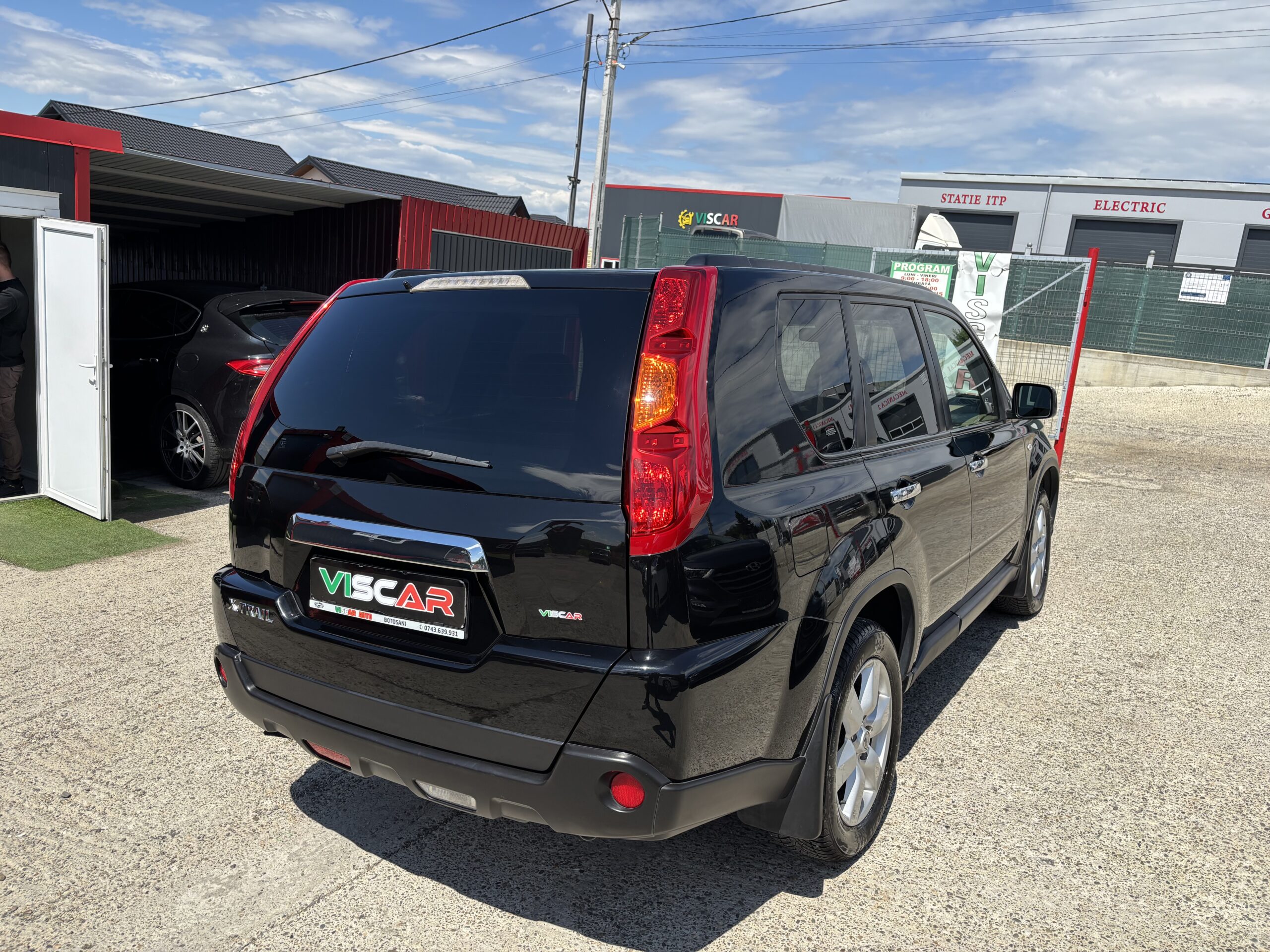 
								Nissan X-Trail full									