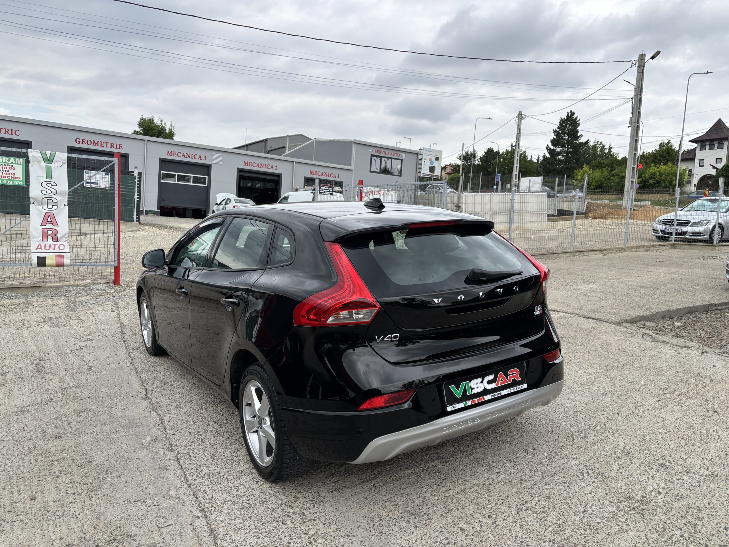 
								Volvo V40 full									