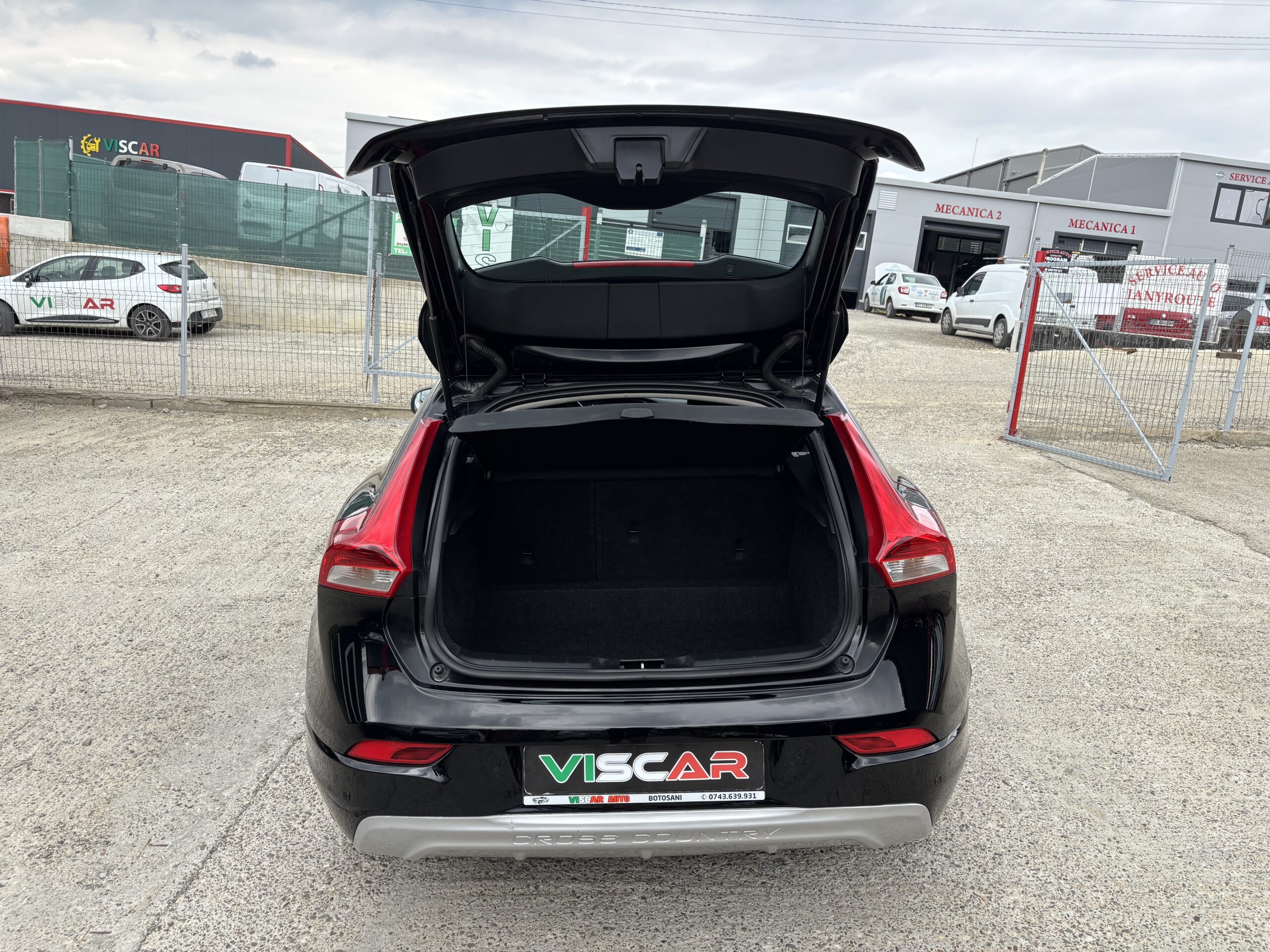 
								Volvo V40 full									