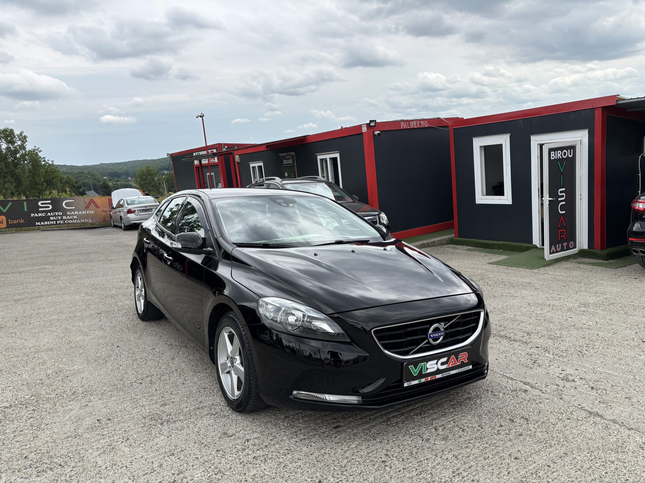 
								Volvo V40 full									