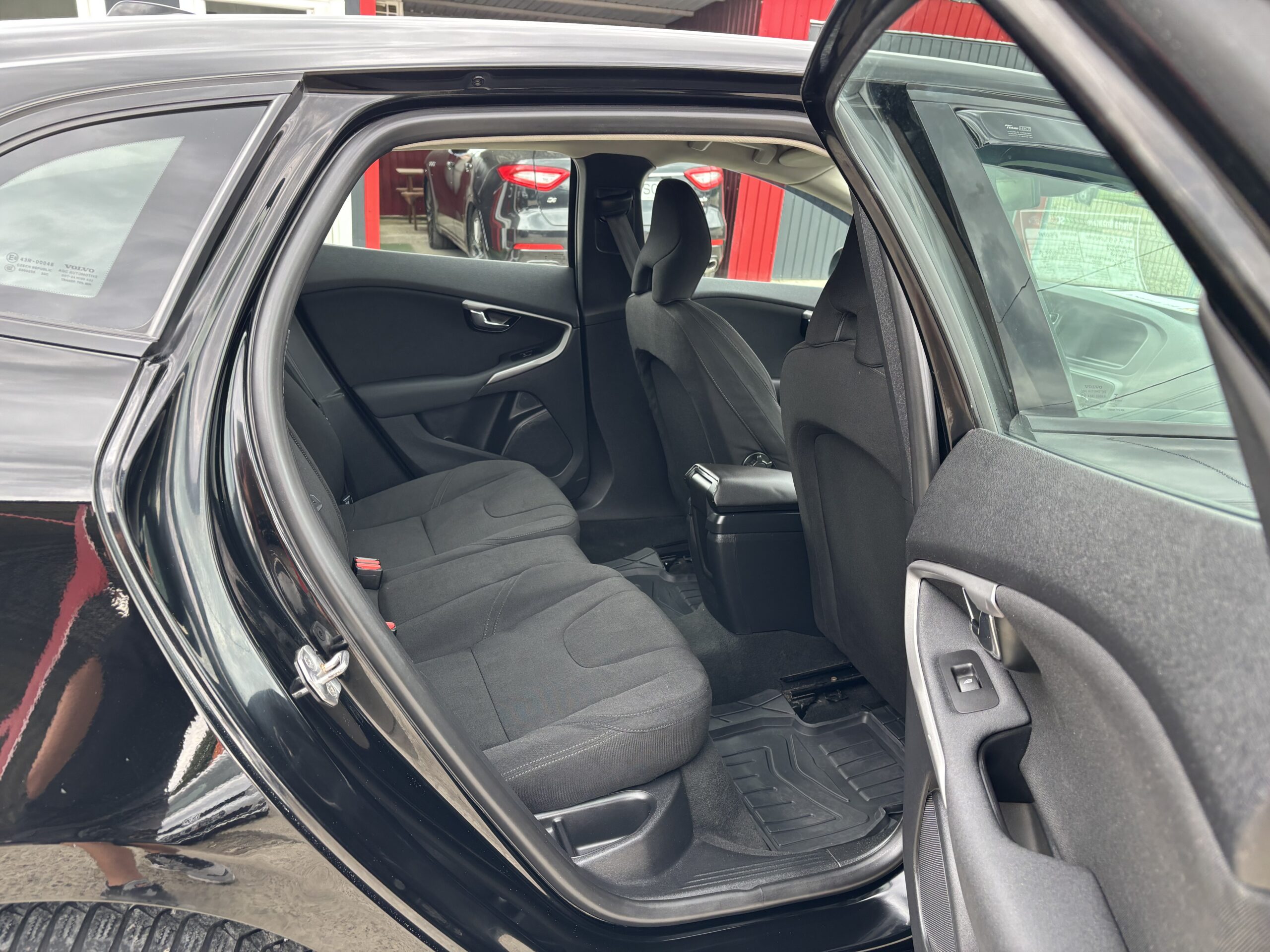 
								Volvo V40 full									