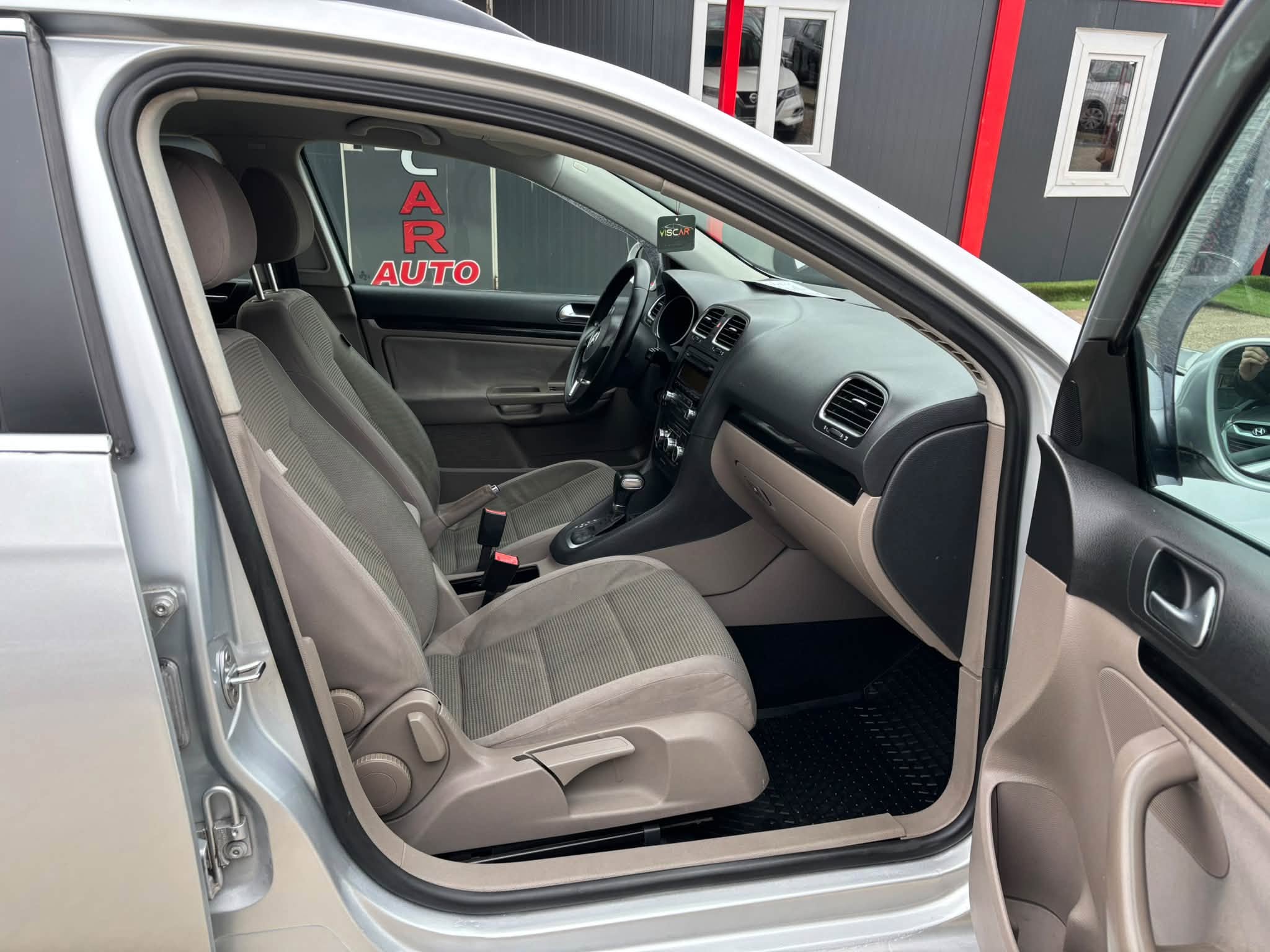 
								Volkswagen Golf 6 full									