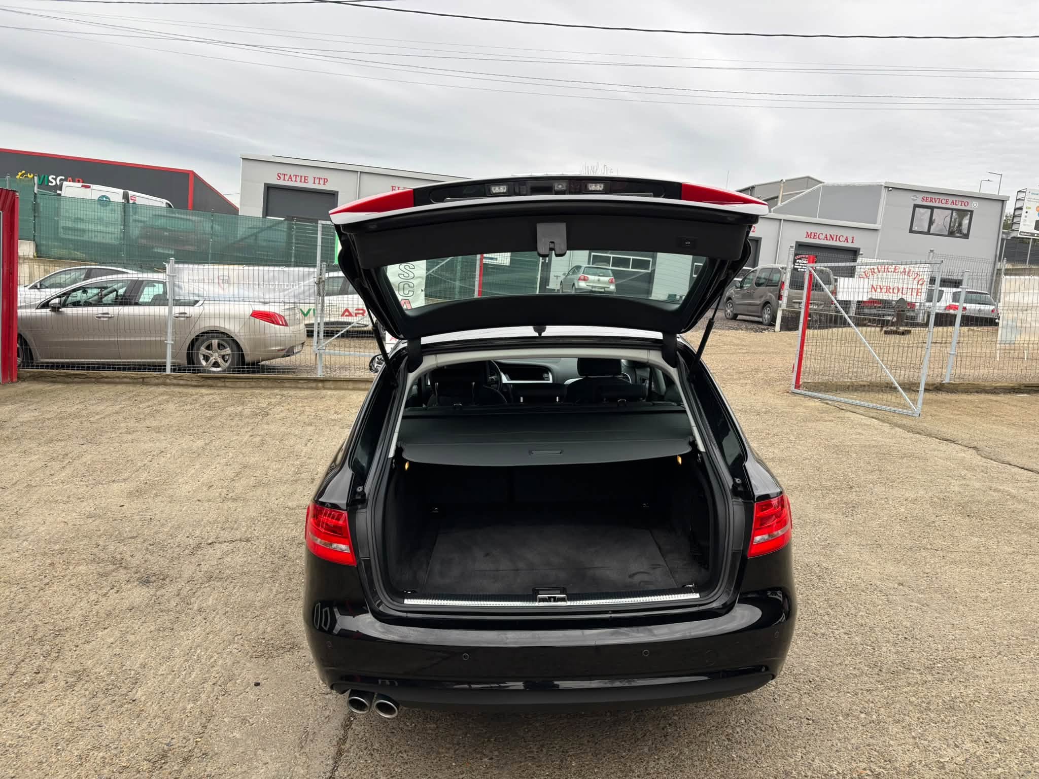 
								Audi A4 full									