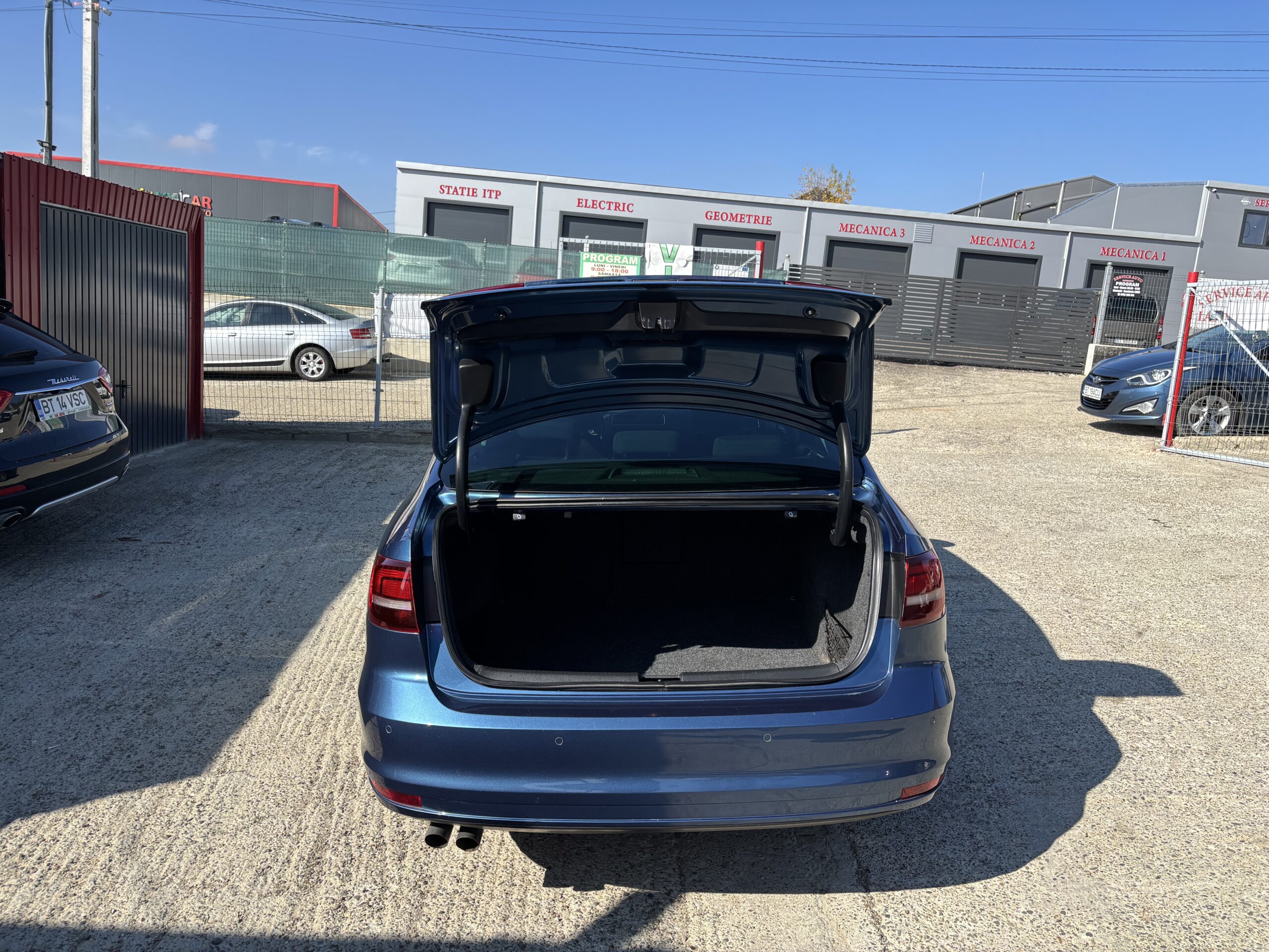 
								Volkswagen Jetta full									