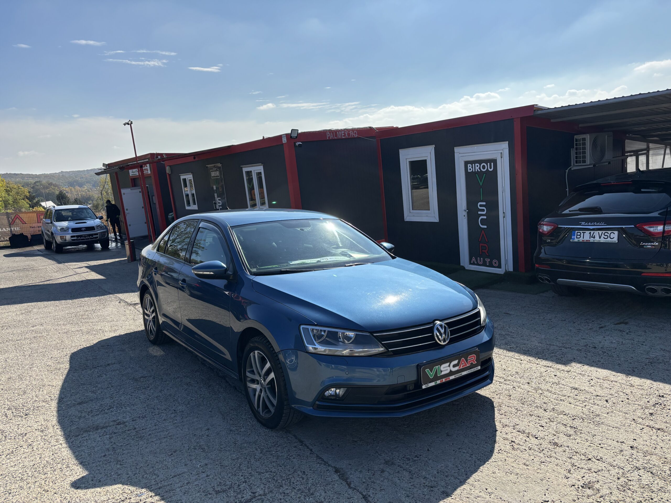 
								Volkswagen Jetta full									
